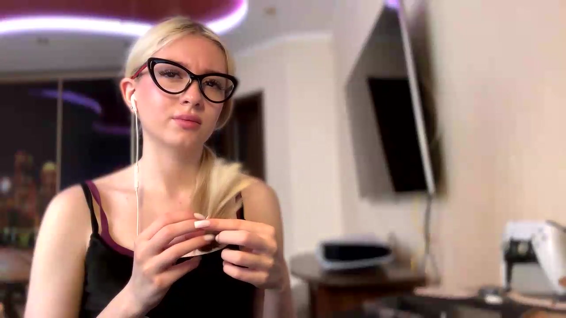 Gallery image thumbnail from SyndyRein's myfreecams stream on, 05/13/2026, 09:03 image 13 of 20