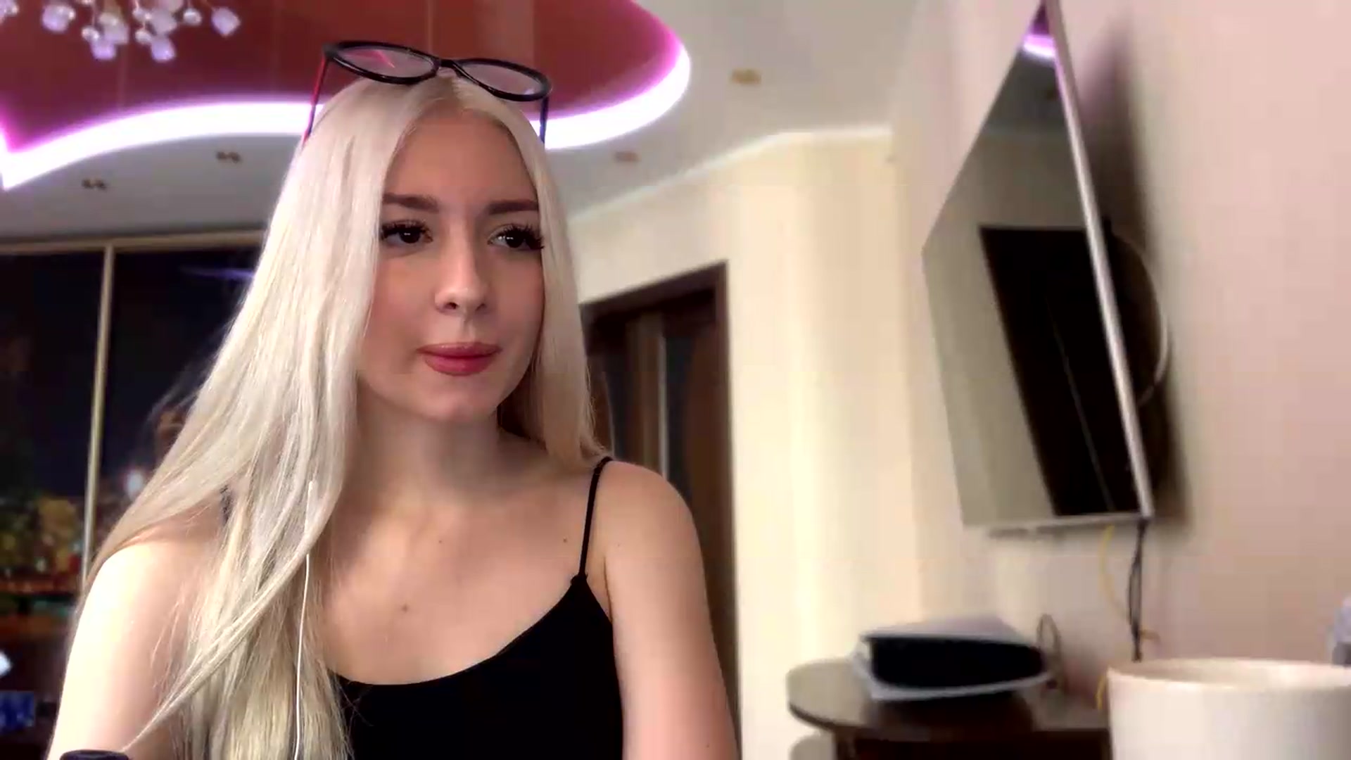 Gallery image thumbnail from SyndyRein's myfreecams stream on, 05/14/2026, 10:26 image 4 of 20