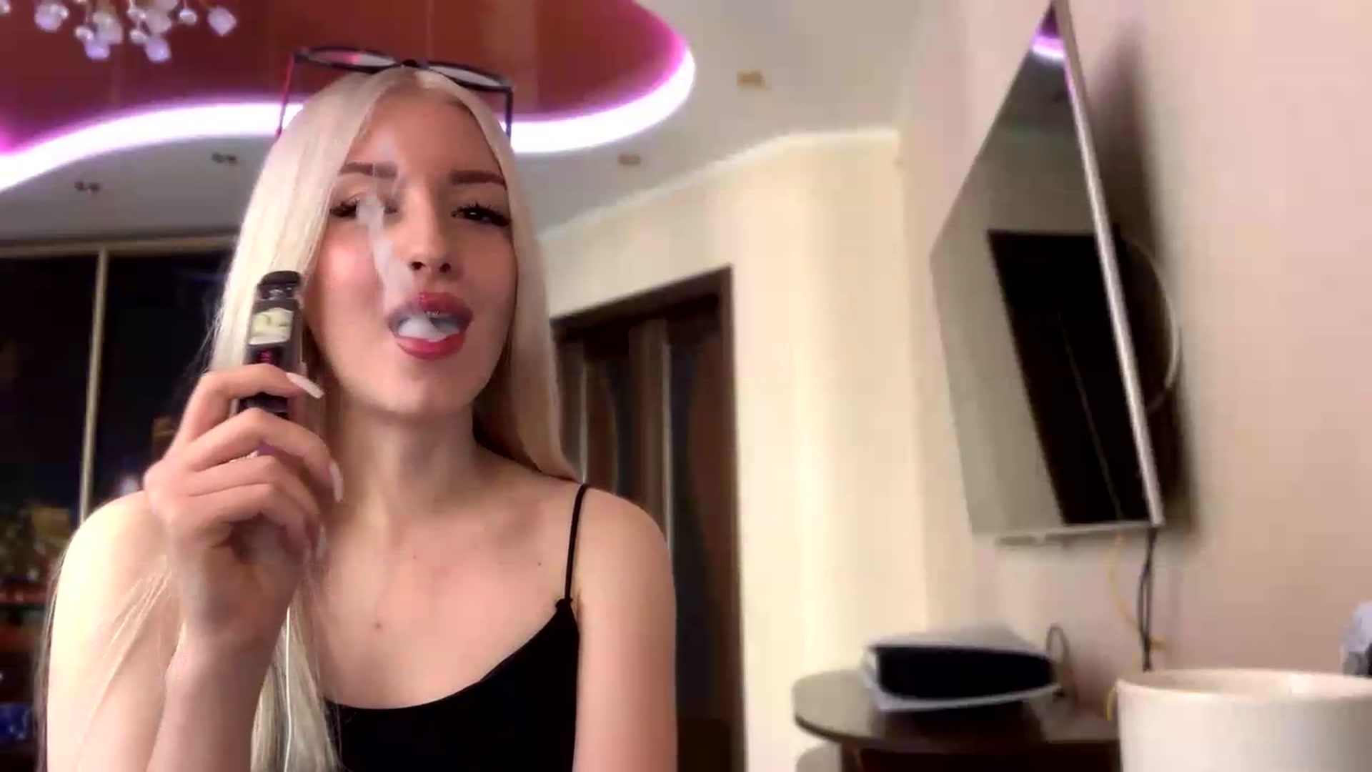 Gallery image thumbnail from SyndyRein's myfreecams stream on, 05/14/2026, 10:26 image 7 of 20