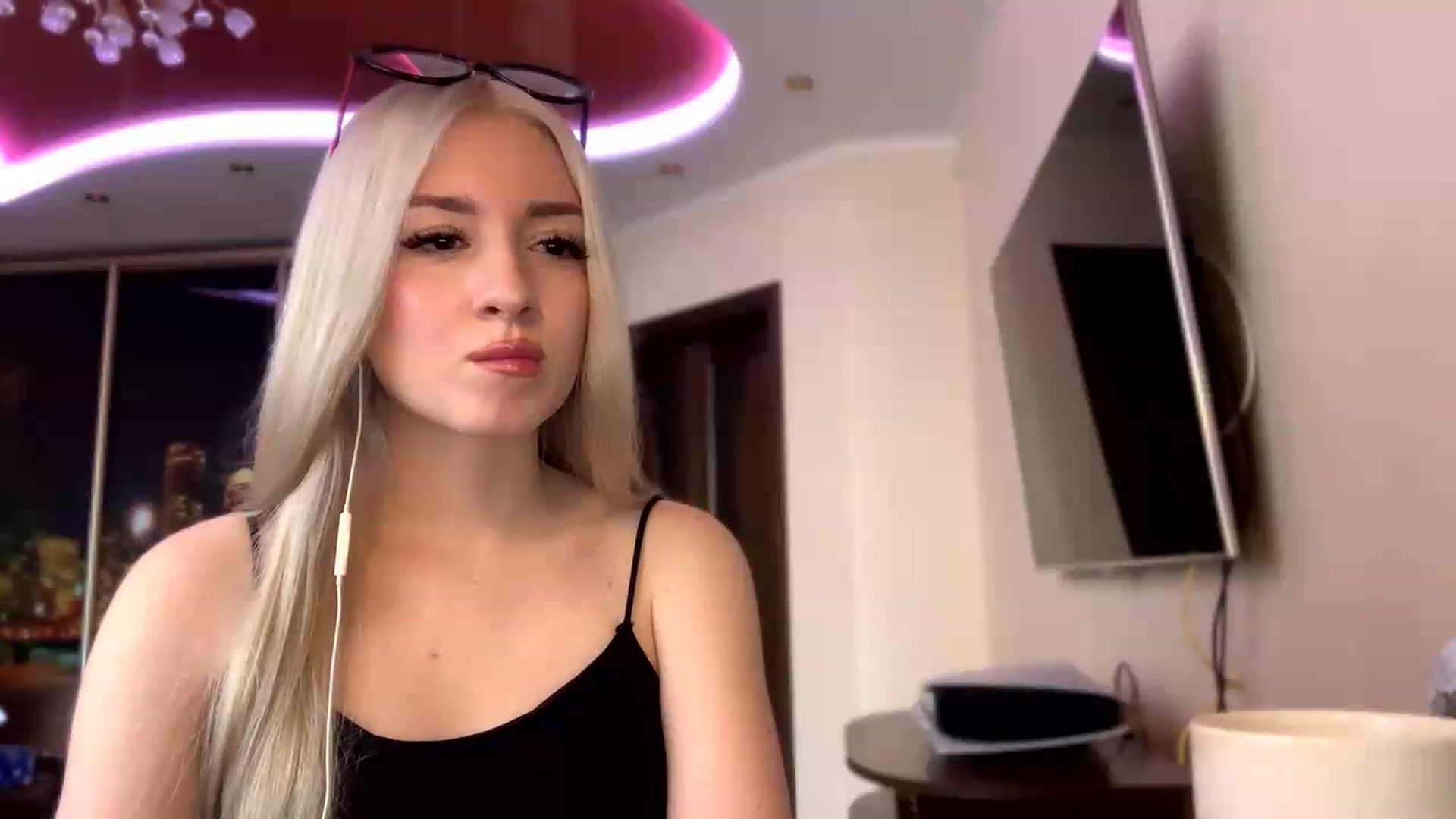 Gallery image thumbnail from SyndyRein's myfreecams stream on, 05/14/2026, 10:26 image 3 of 20