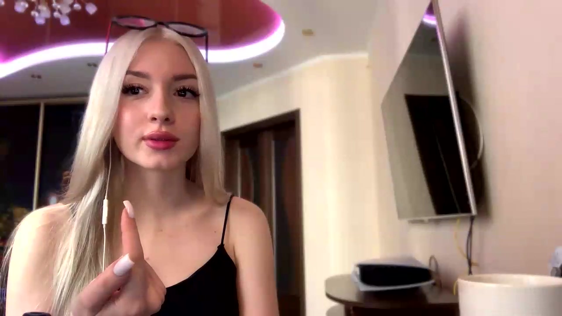 Gallery image thumbnail from SyndyRein's myfreecams stream on, 05/14/2026, 10:26 image 6 of 20