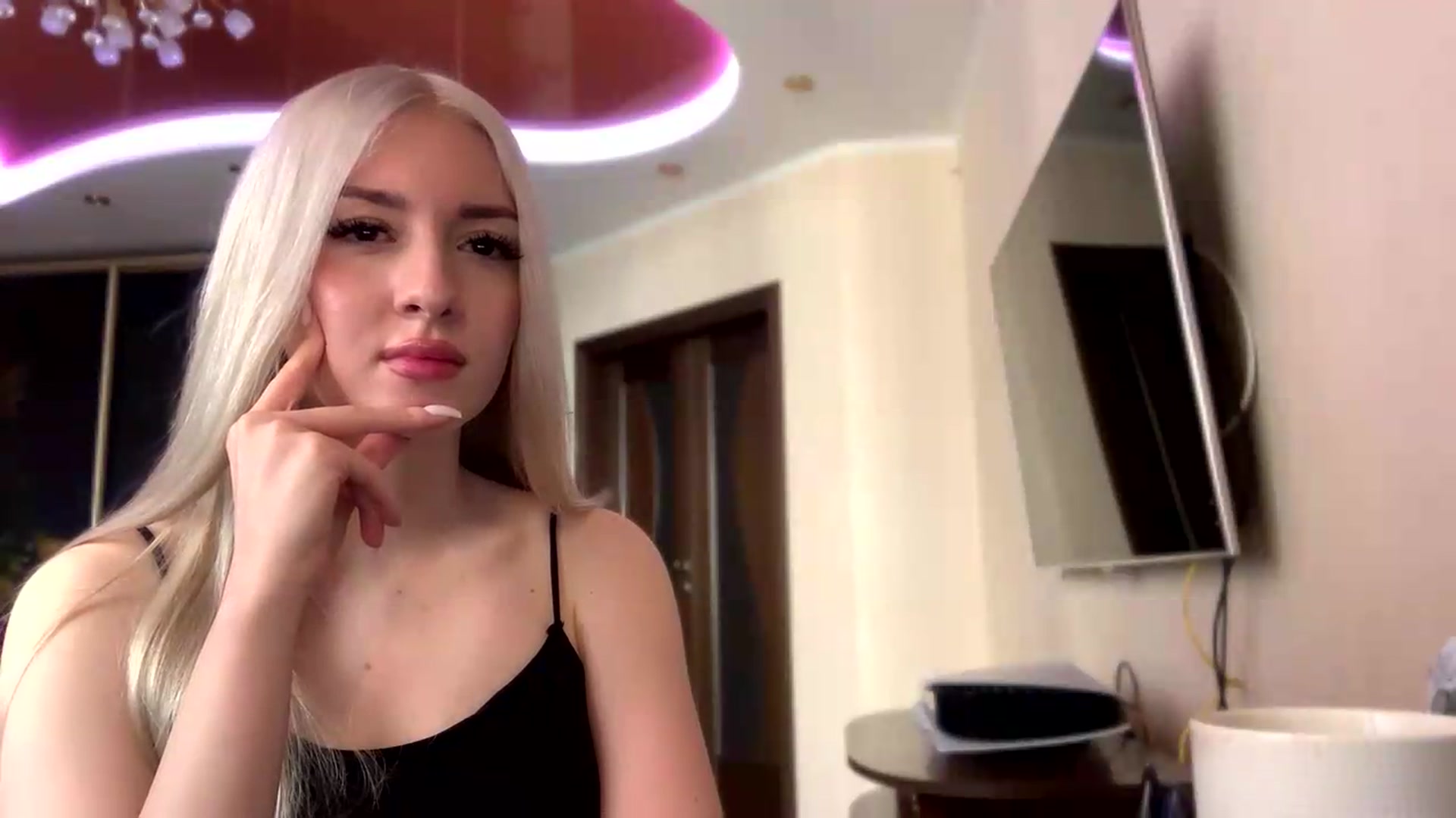 Gallery image thumbnail from SyndyRein's myfreecams stream on, 05/14/2026, 10:26 image 17 of 20