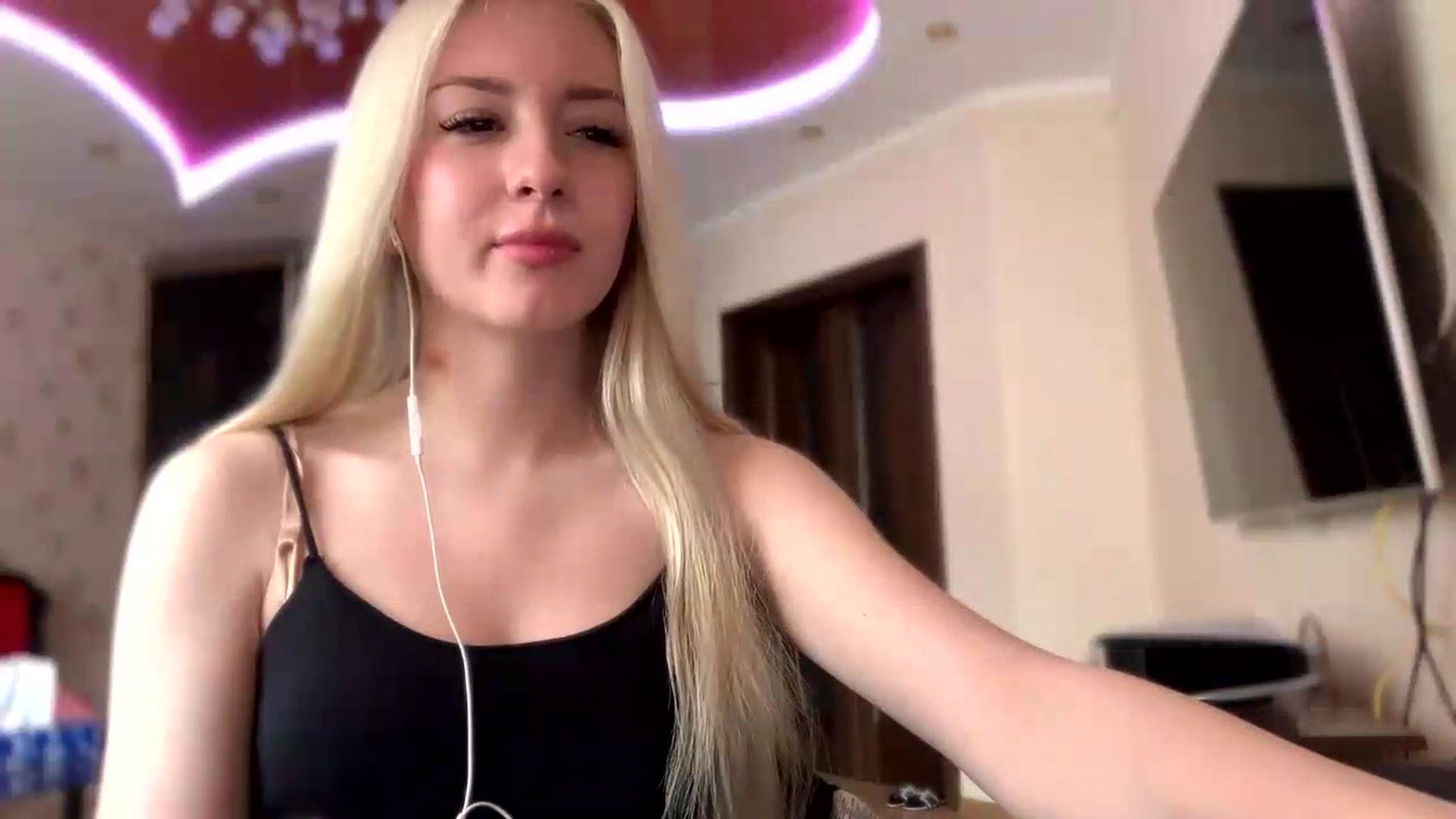 Gallery image thumbnail from SyndyRein's myfreecams stream on, 05/18/2026, 09:36 image 11 of 20