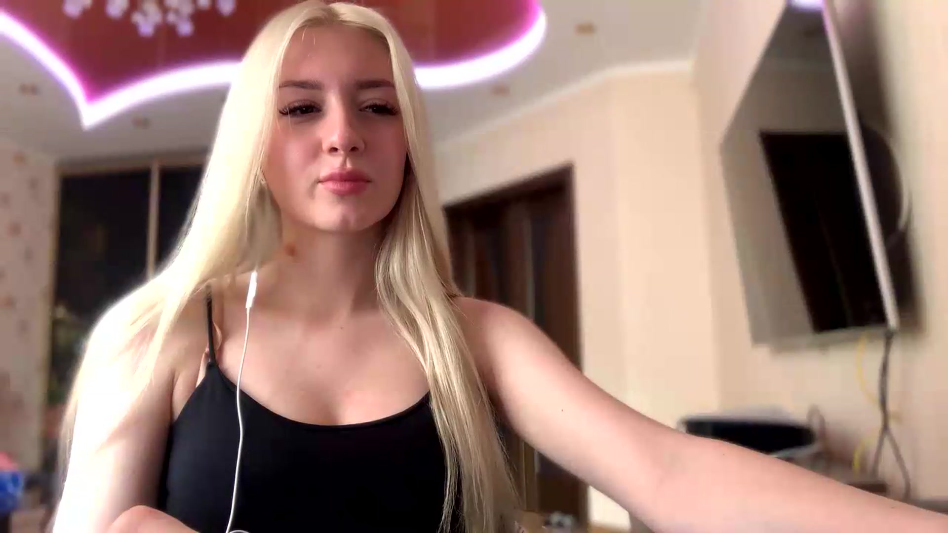 Gallery image thumbnail from SyndyRein's myfreecams stream on, 05/18/2026, 09:36 image 17 of 20