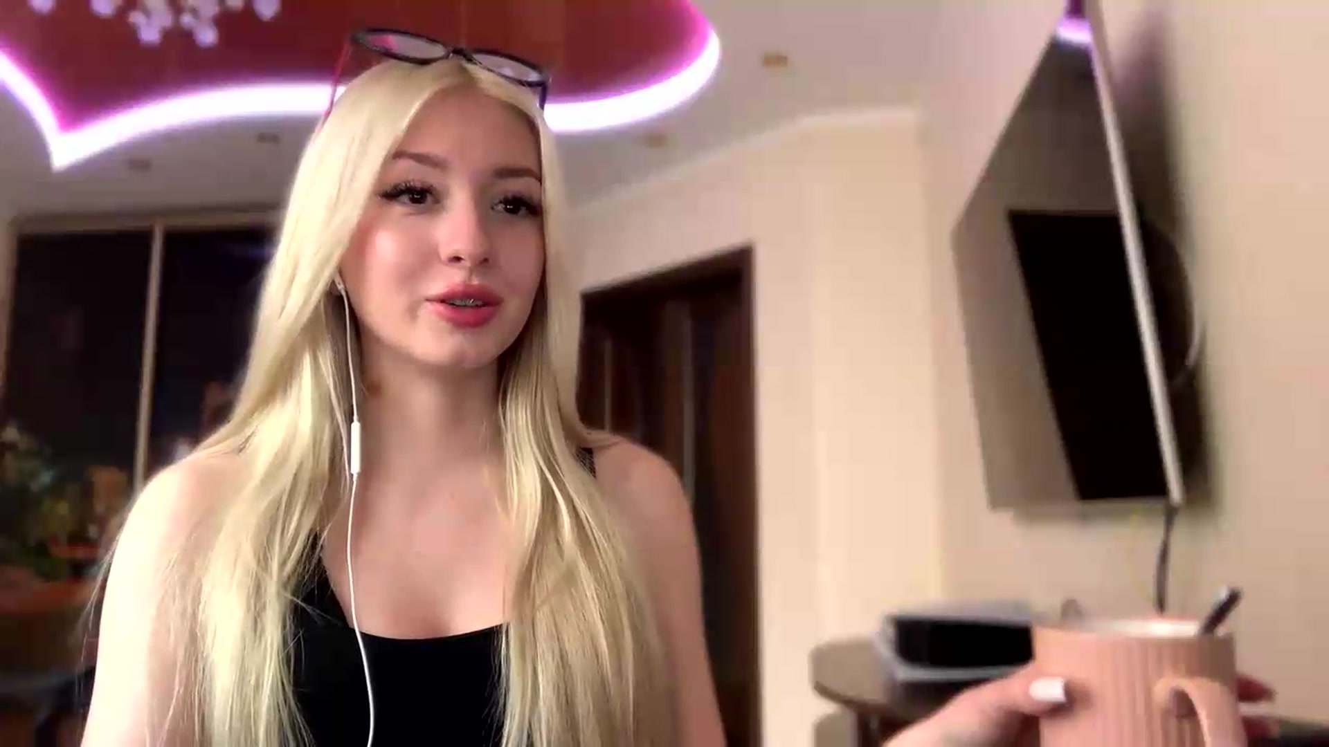 Gallery image thumbnail from SyndyRein's myfreecams stream on, 05/18/2026, 11:28 image 20 of 20