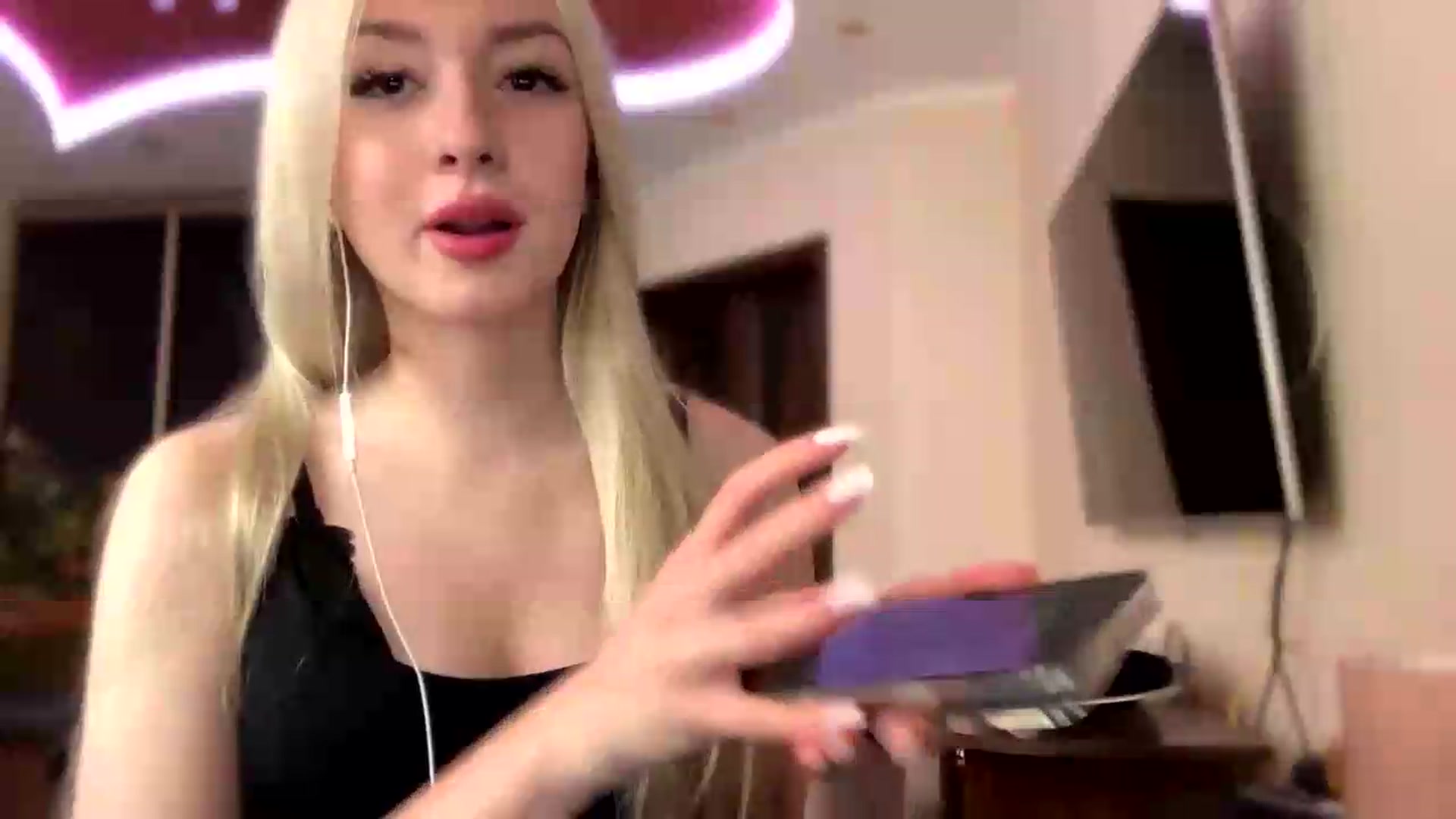 Gallery image thumbnail from SyndyRein's myfreecams stream on, 05/18/2026, 11:28 image 4 of 20