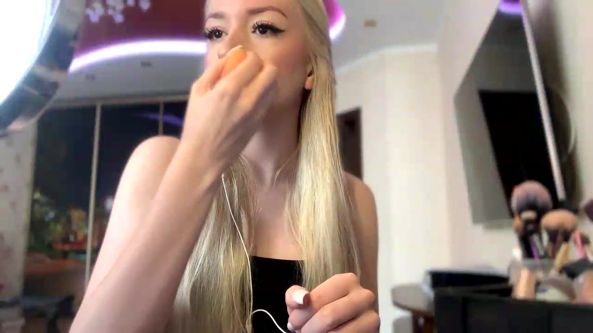 Gallery image thumbnail from SyndyRein's myfreecams stream on, 05/19/2026, 09:30 image 5 of 20