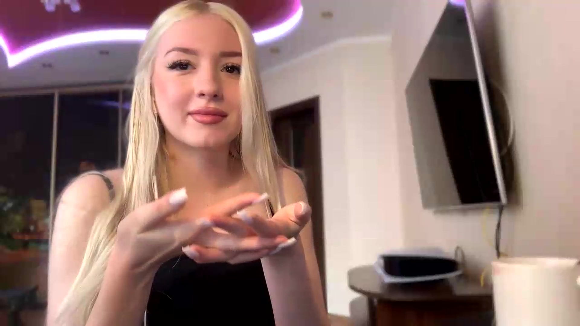Gallery image thumbnail from SyndyRein's myfreecams stream on, 05/19/2026, 09:30 image 16 of 20