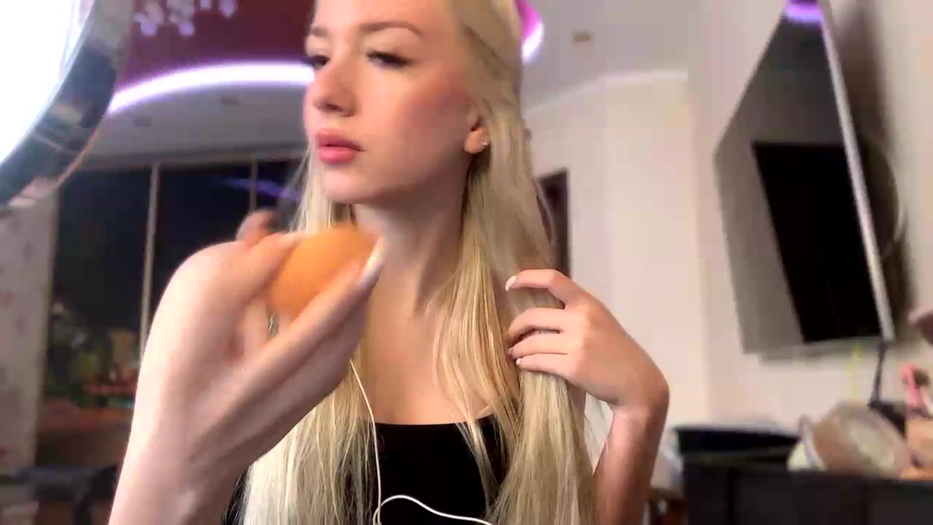 Gallery image thumbnail from SyndyRein's myfreecams stream on, 05/19/2026, 09:30 image 2 of 20