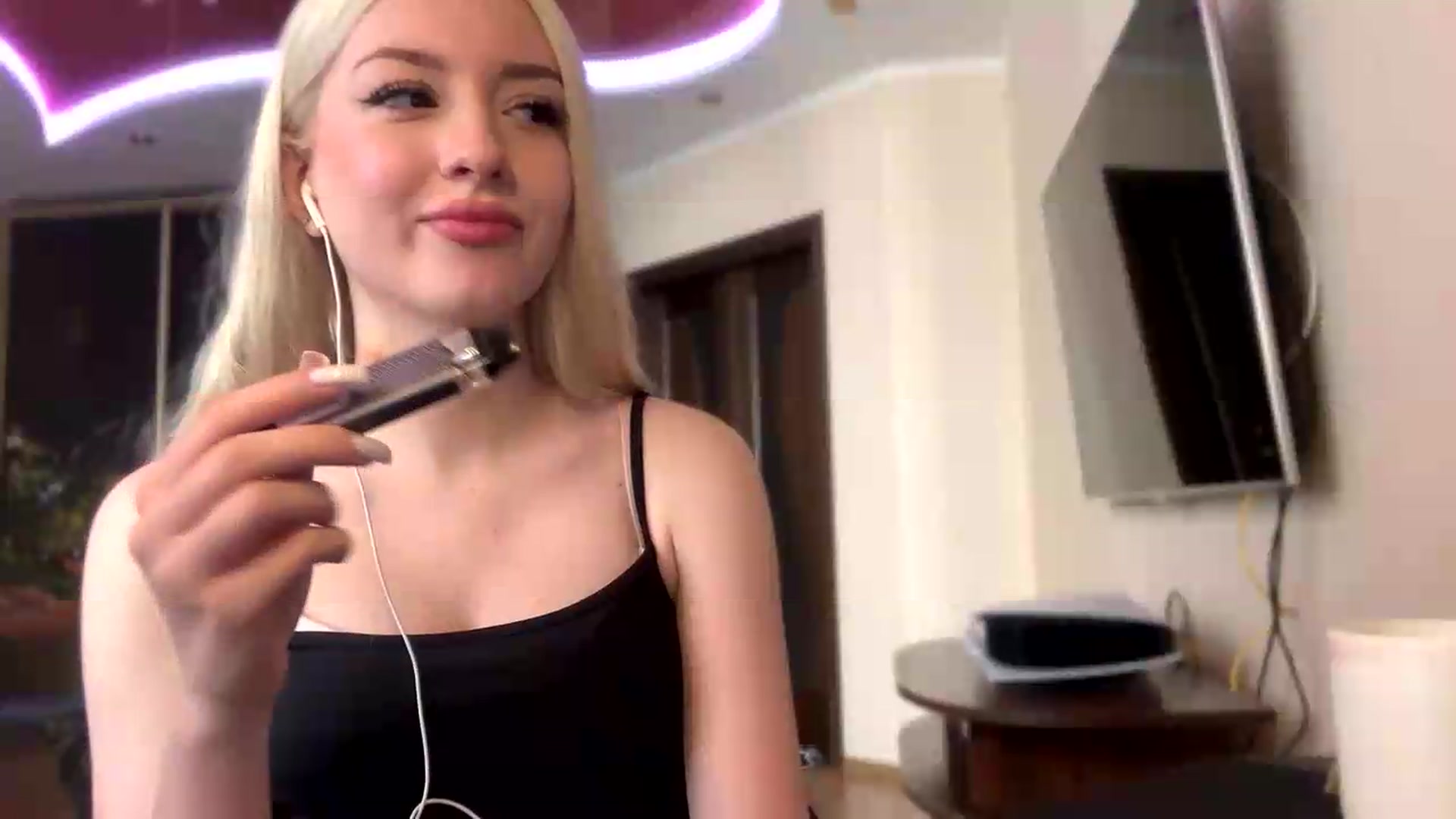Gallery image thumbnail from SyndyRein's myfreecams stream on, 05/19/2026, 10:36 image 13 of 20