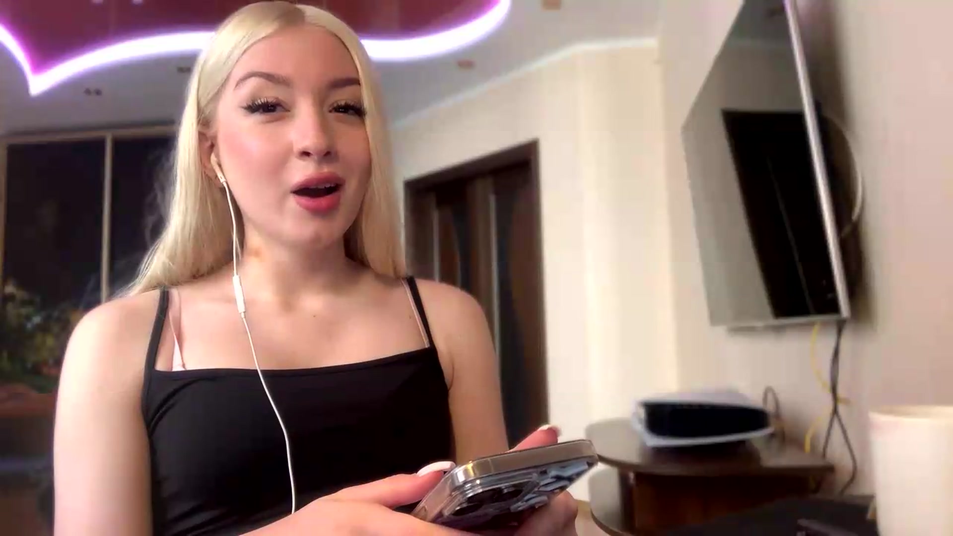 Gallery image thumbnail from SyndyRein's myfreecams stream on, 05/19/2026, 10:36 image 12 of 20