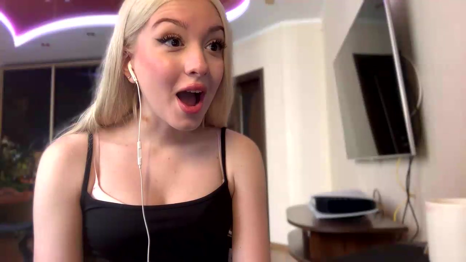 Gallery image thumbnail from SyndyRein's myfreecams stream on, 05/19/2026, 10:36 image 14 of 20