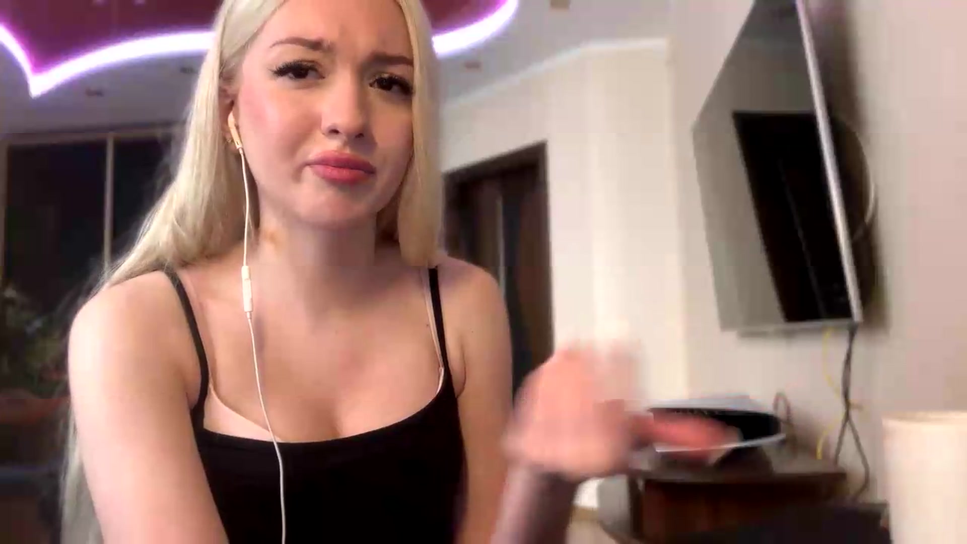 Gallery image thumbnail from SyndyRein's myfreecams stream on, 05/19/2026, 10:36 image 16 of 20