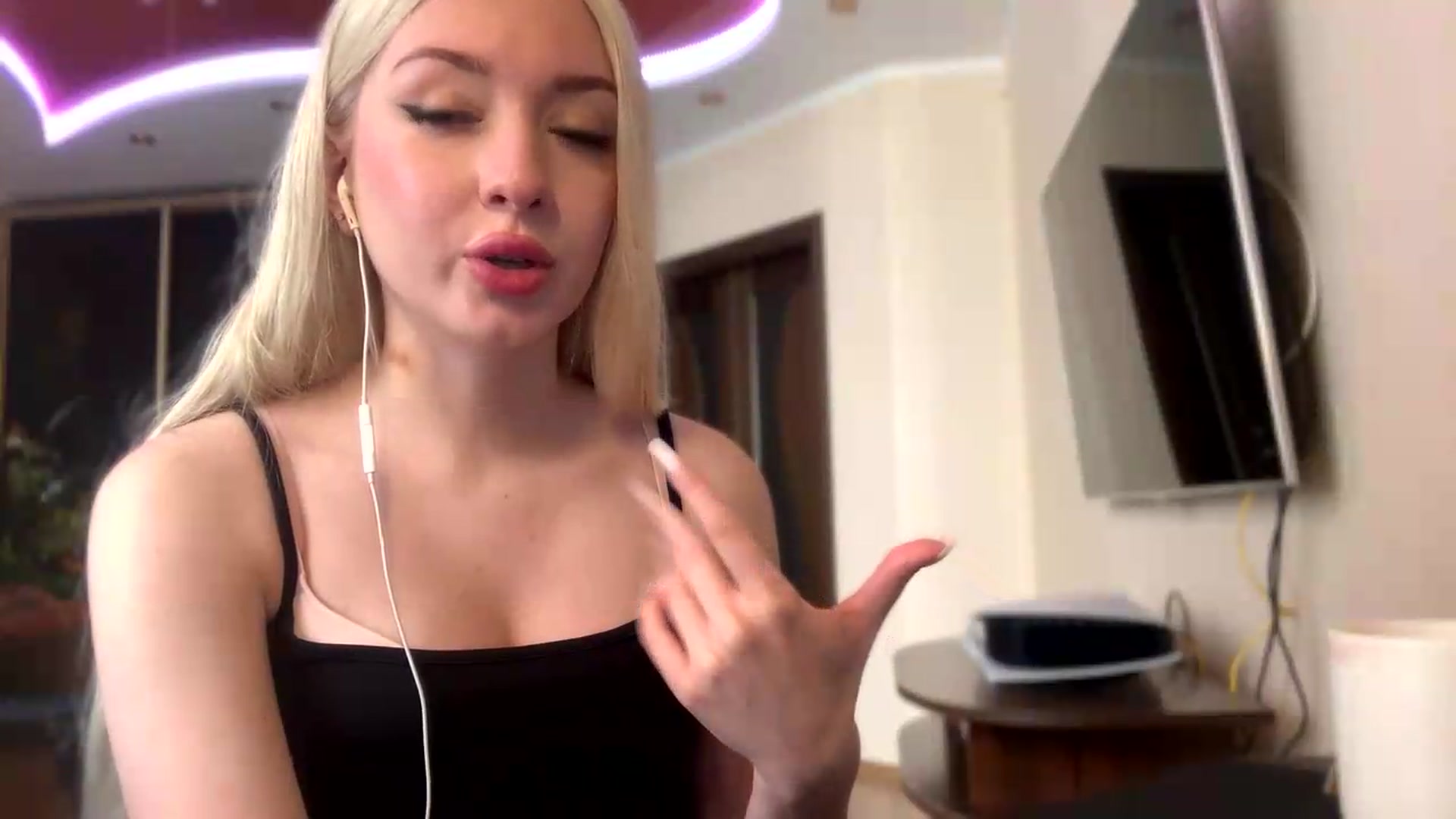 Gallery image thumbnail from SyndyRein's myfreecams stream on, 05/19/2026, 10:36 image 19 of 20