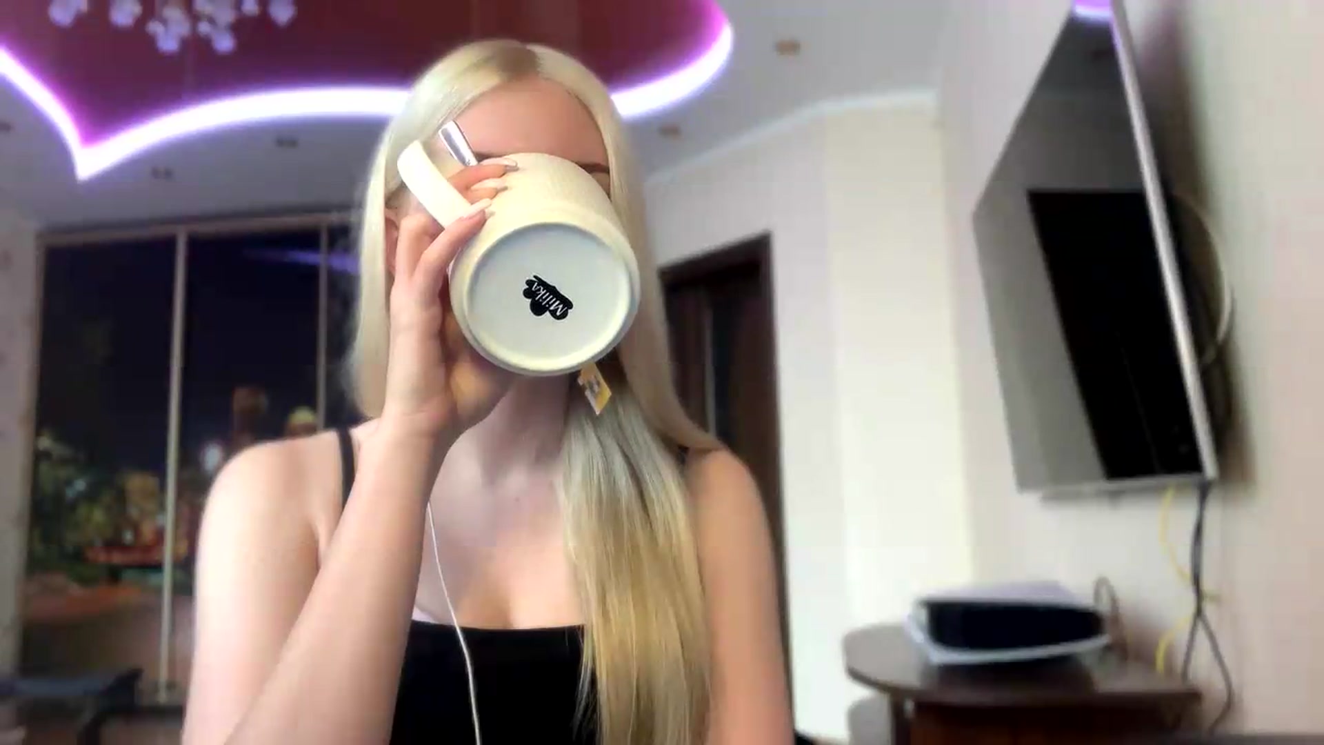 Gallery image thumbnail from SyndyRein's myfreecams stream on, 05/19/2026, 12:02 image 4 of 20