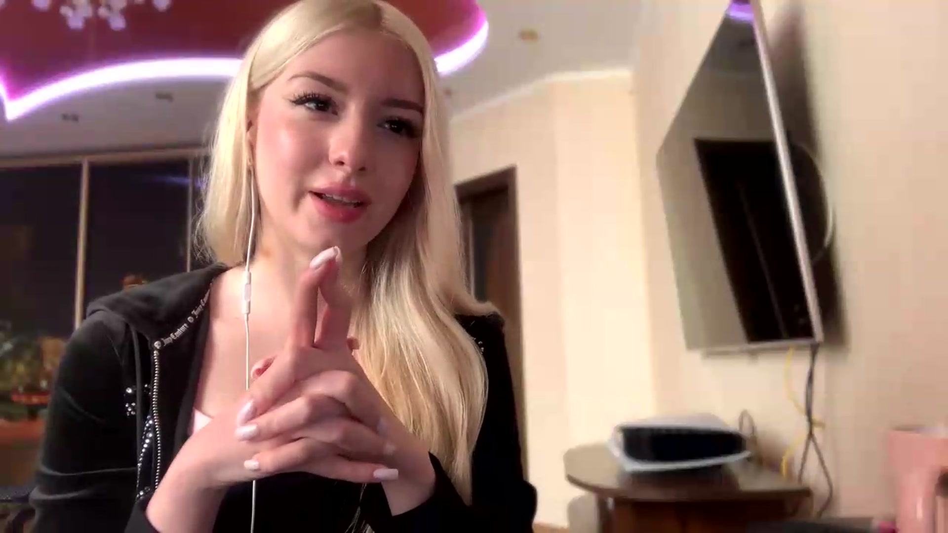Gallery image thumbnail from SyndyRein's myfreecams stream on, 05/19/2026, 13:03 image 20 of 20