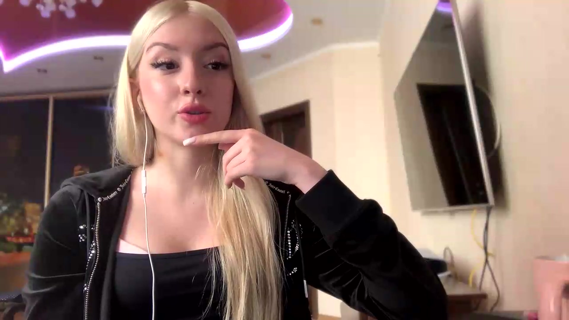 Gallery image thumbnail from SyndyRein's myfreecams stream on, 05/19/2026, 13:03 image 19 of 20