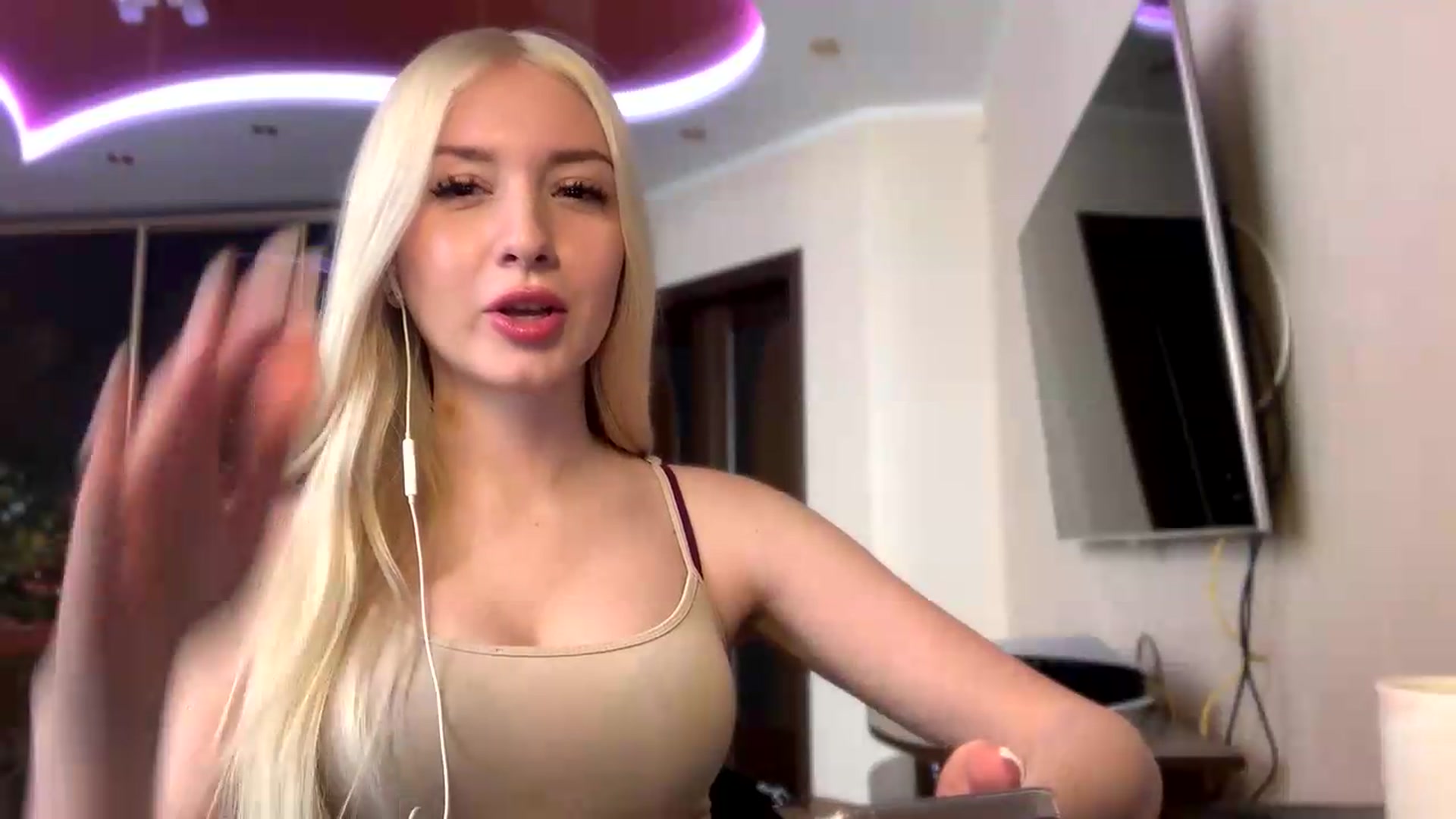 Gallery image thumbnail from SyndyRein's myfreecams stream on, 05/20/2026, 11:41 image 5 of 20