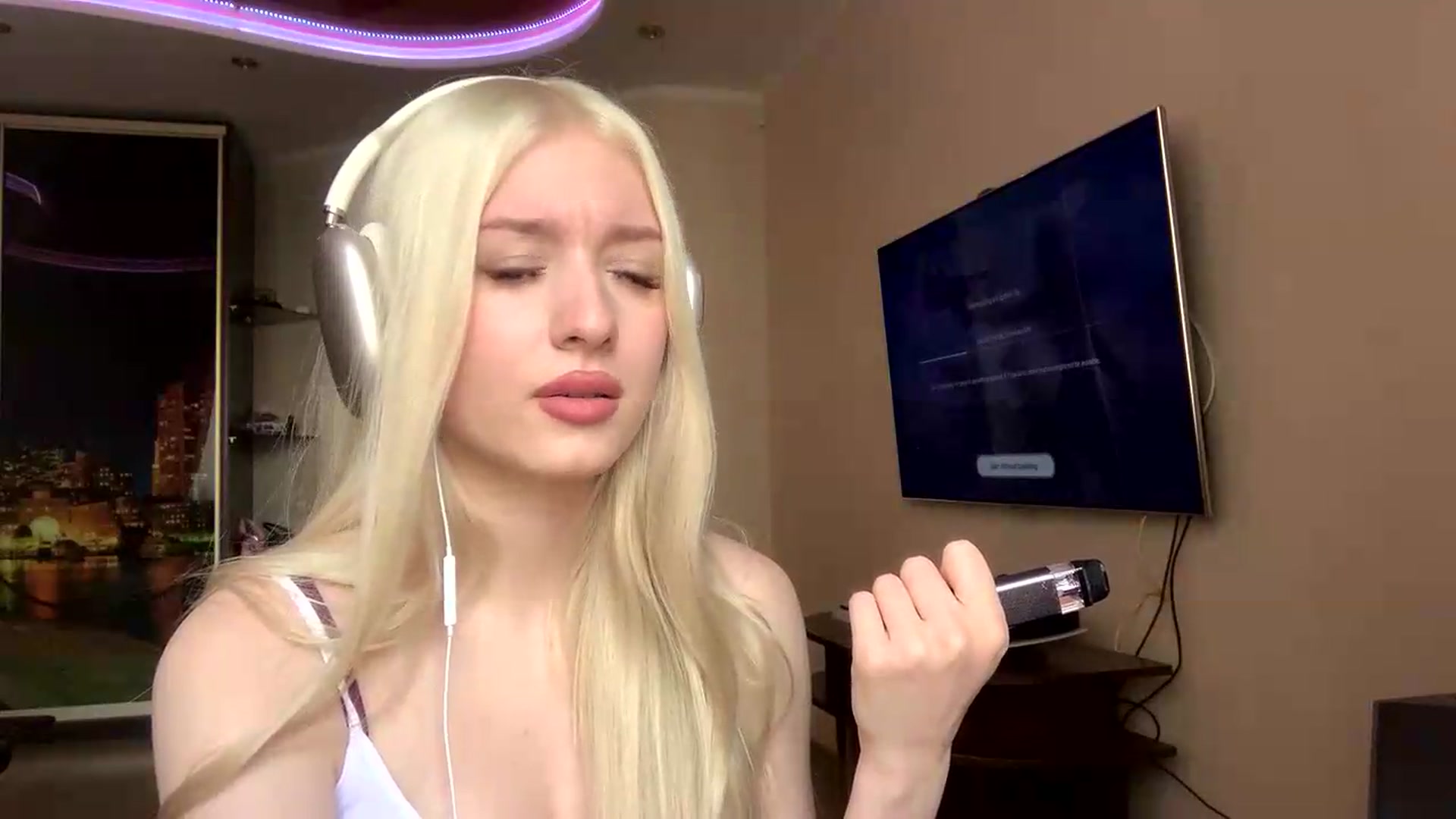 Gallery image thumbnail from SyndyRein's myfreecams stream on, 05/21/2026, 09:44 image 9 of 20