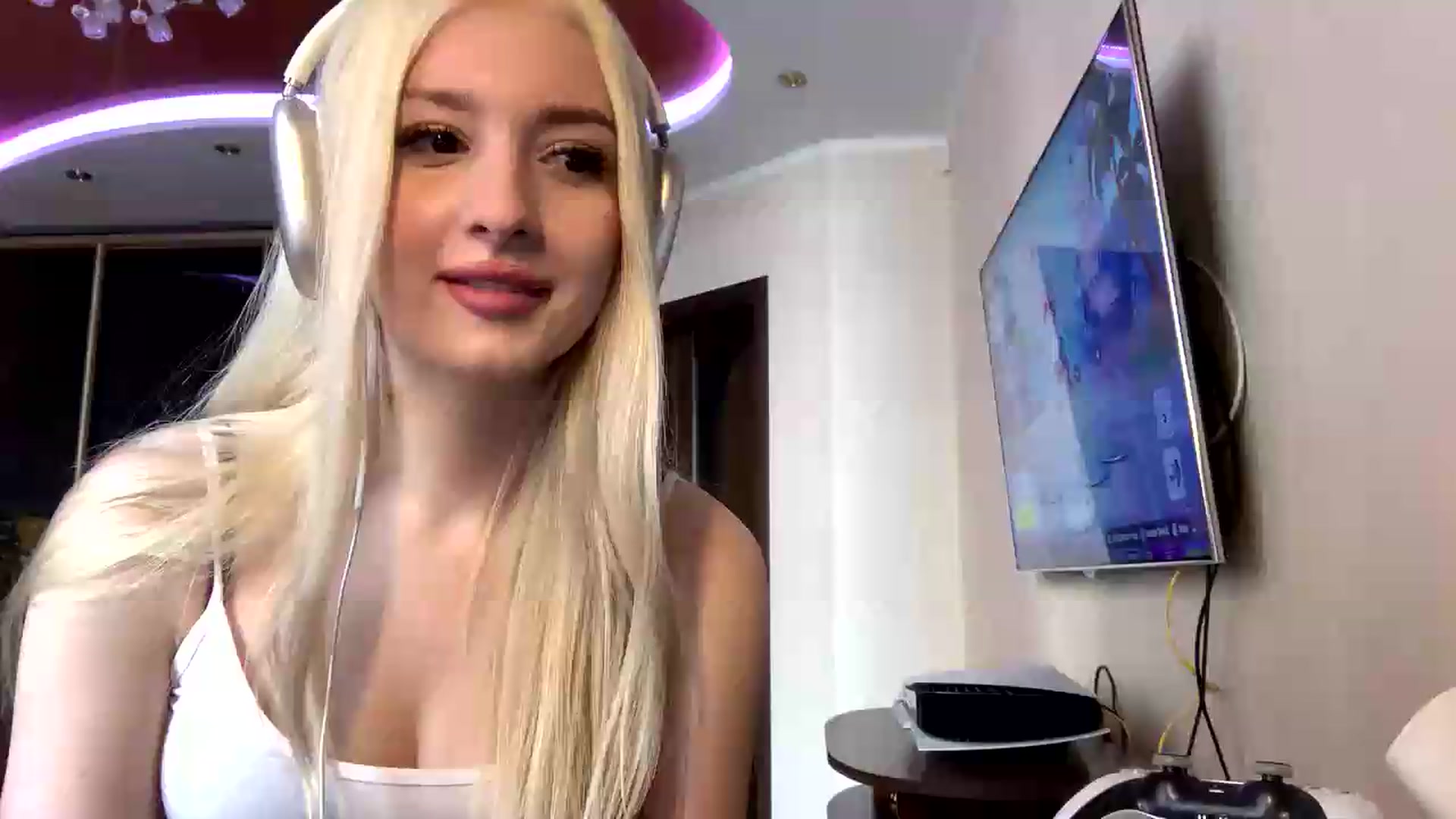 Gallery image thumbnail from SyndyRein's myfreecams stream on, 05/21/2026, 09:44 image 19 of 20