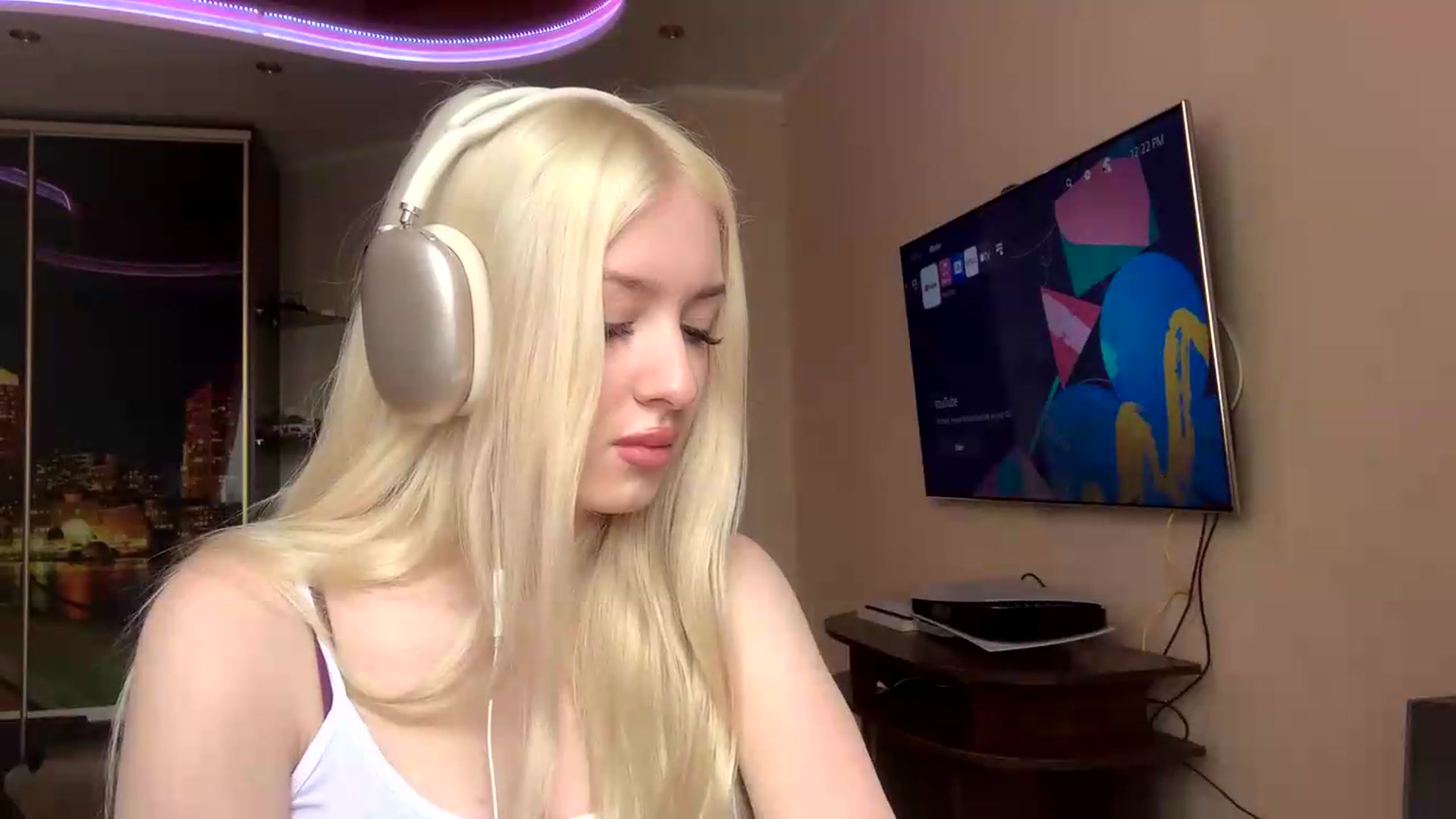 Gallery image thumbnail from SyndyRein's myfreecams stream on, 05/21/2026, 09:44 image 11 of 20