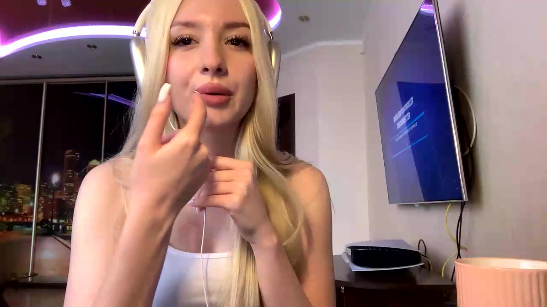 Gallery image thumbnail from SyndyRein's myfreecams stream on, 05/21/2026, 10:24 image 18 of 20