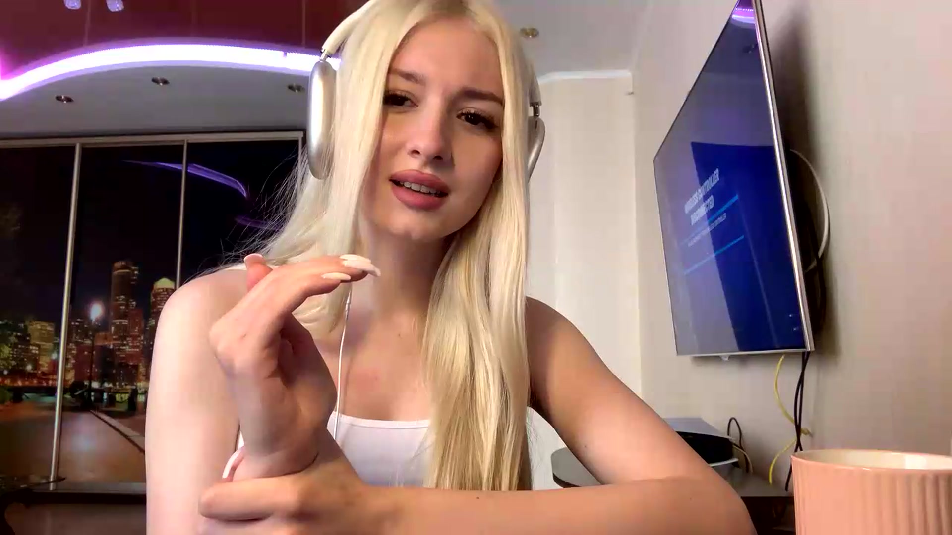 Gallery image thumbnail from SyndyRein's myfreecams stream on, 05/21/2026, 10:24 image 6 of 20