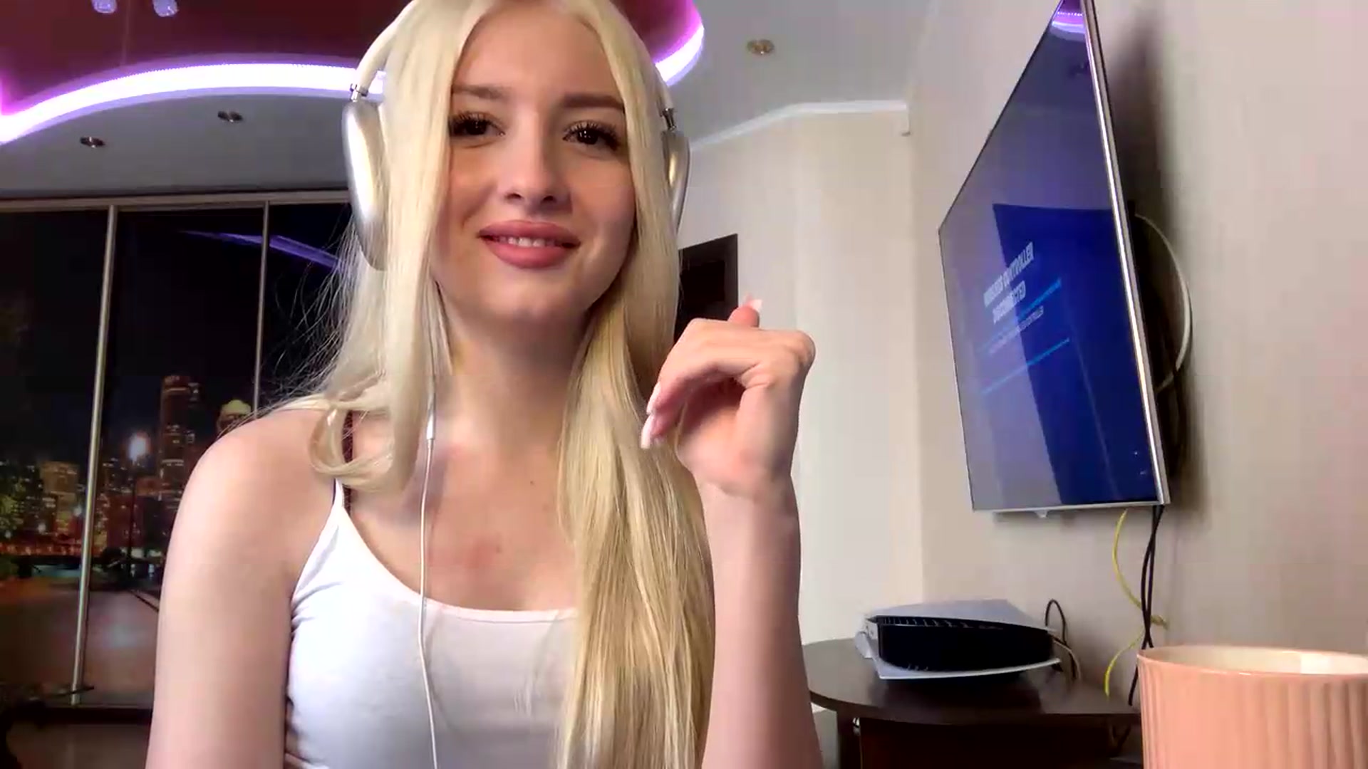 Gallery image thumbnail from SyndyRein's myfreecams stream on, 05/21/2026, 10:24 image 7 of 20