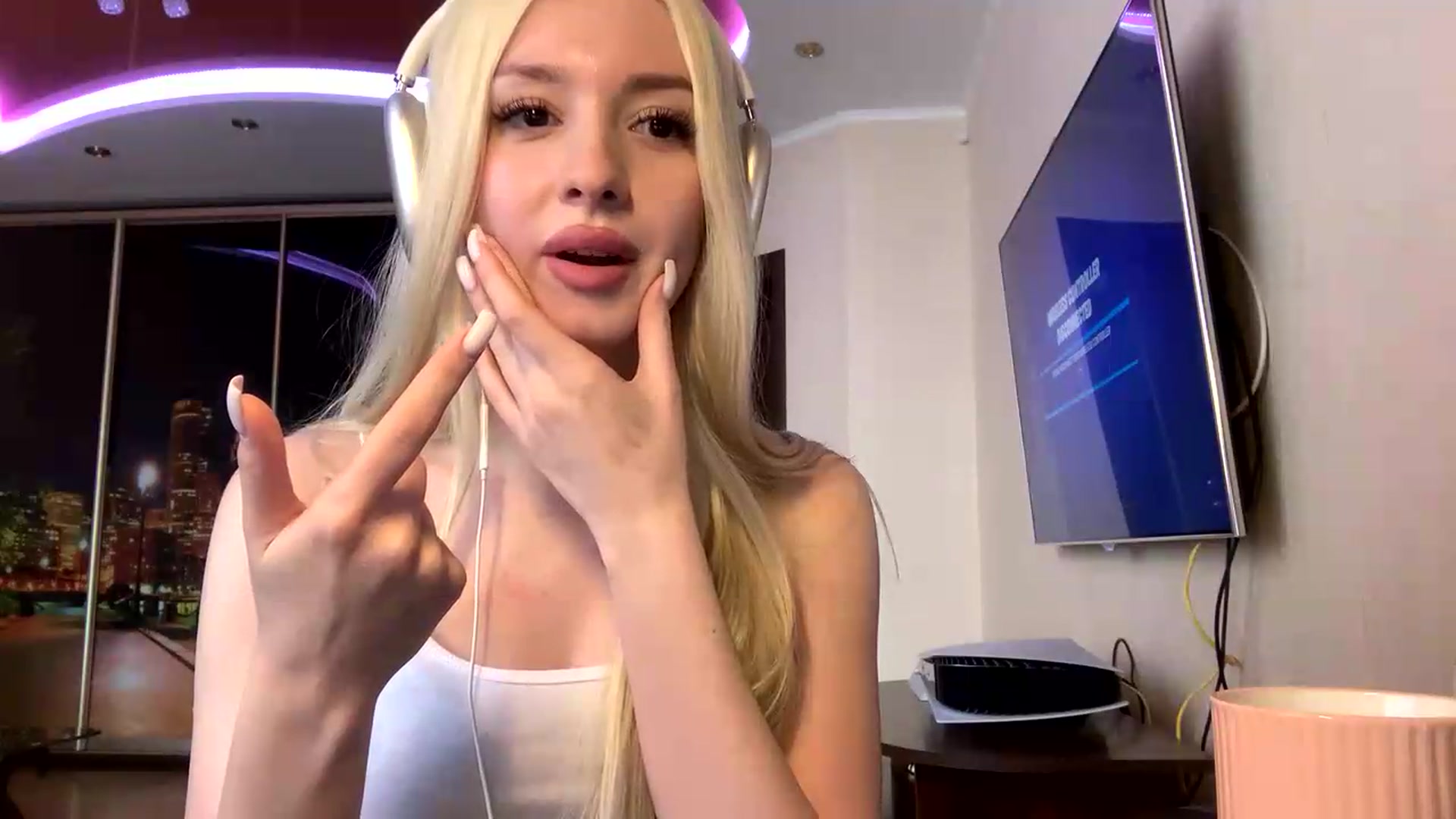 Gallery image thumbnail from SyndyRein's myfreecams stream on, 05/21/2026, 10:24 image 19 of 20