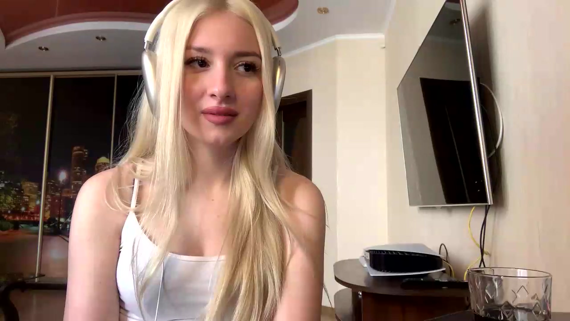 Gallery image thumbnail from SyndyRein's myfreecams stream on, 05/21/2026, 13:04 image 6 of 20