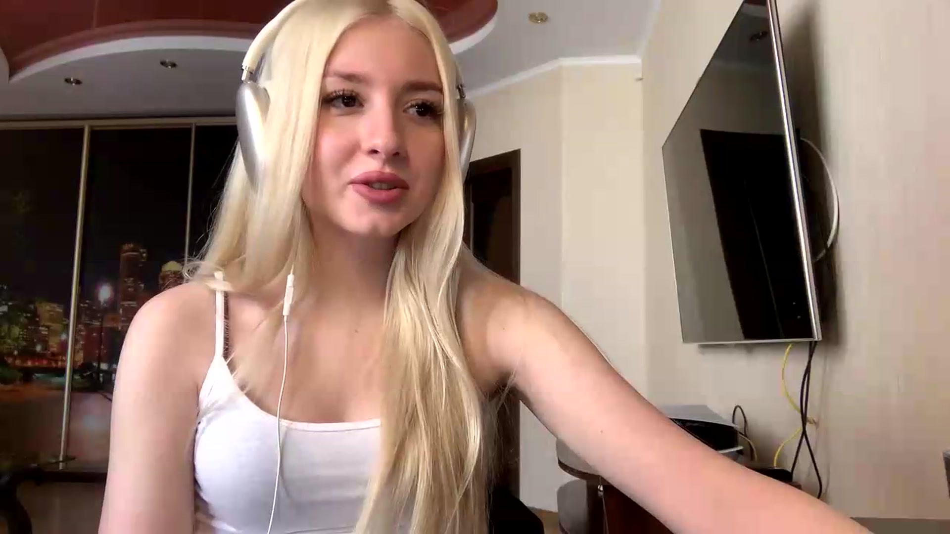 Gallery image thumbnail from SyndyRein's myfreecams stream on, 05/21/2026, 13:04 image 14 of 20