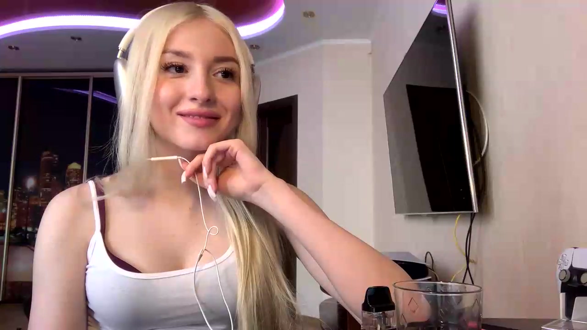 Gallery image thumbnail from SyndyRein's myfreecams stream on, 05/22/2026, 13:02 image 7 of 20
