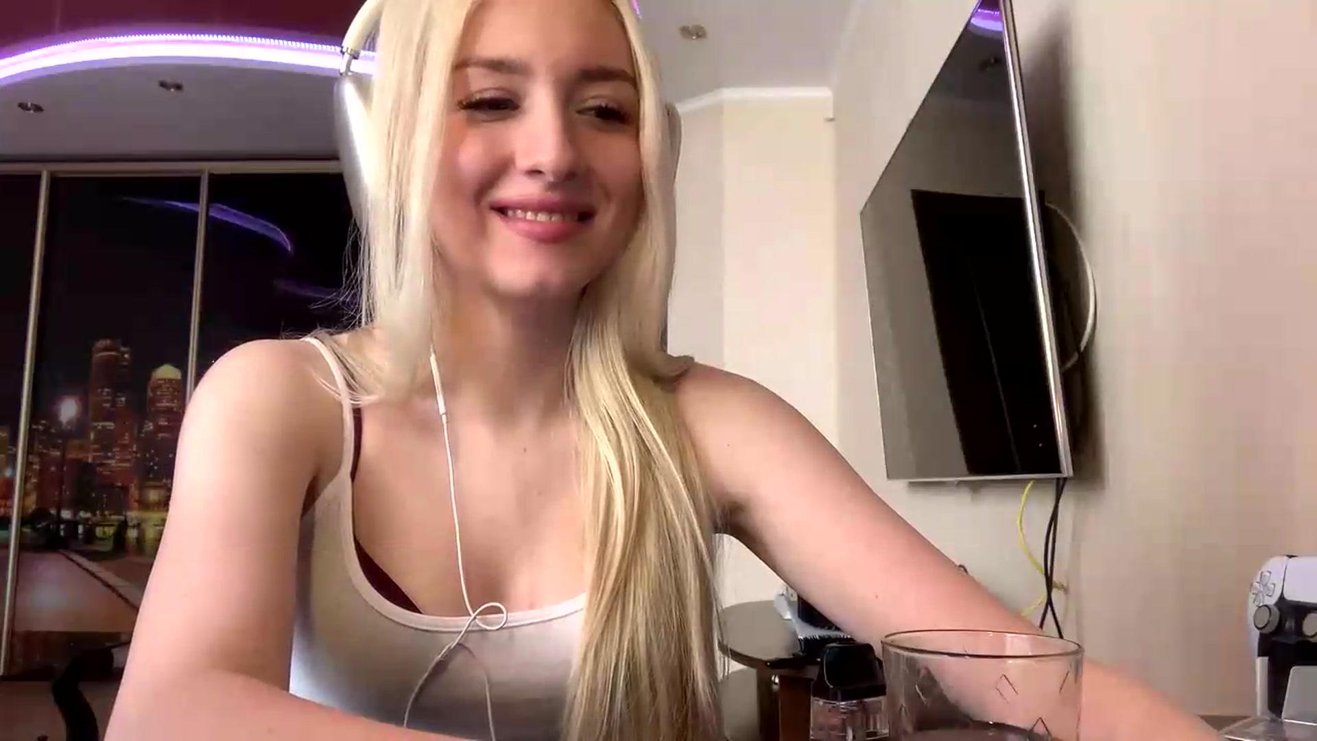 Gallery image thumbnail from SyndyRein's myfreecams stream on, 05/22/2026, 13:02 image 5 of 20