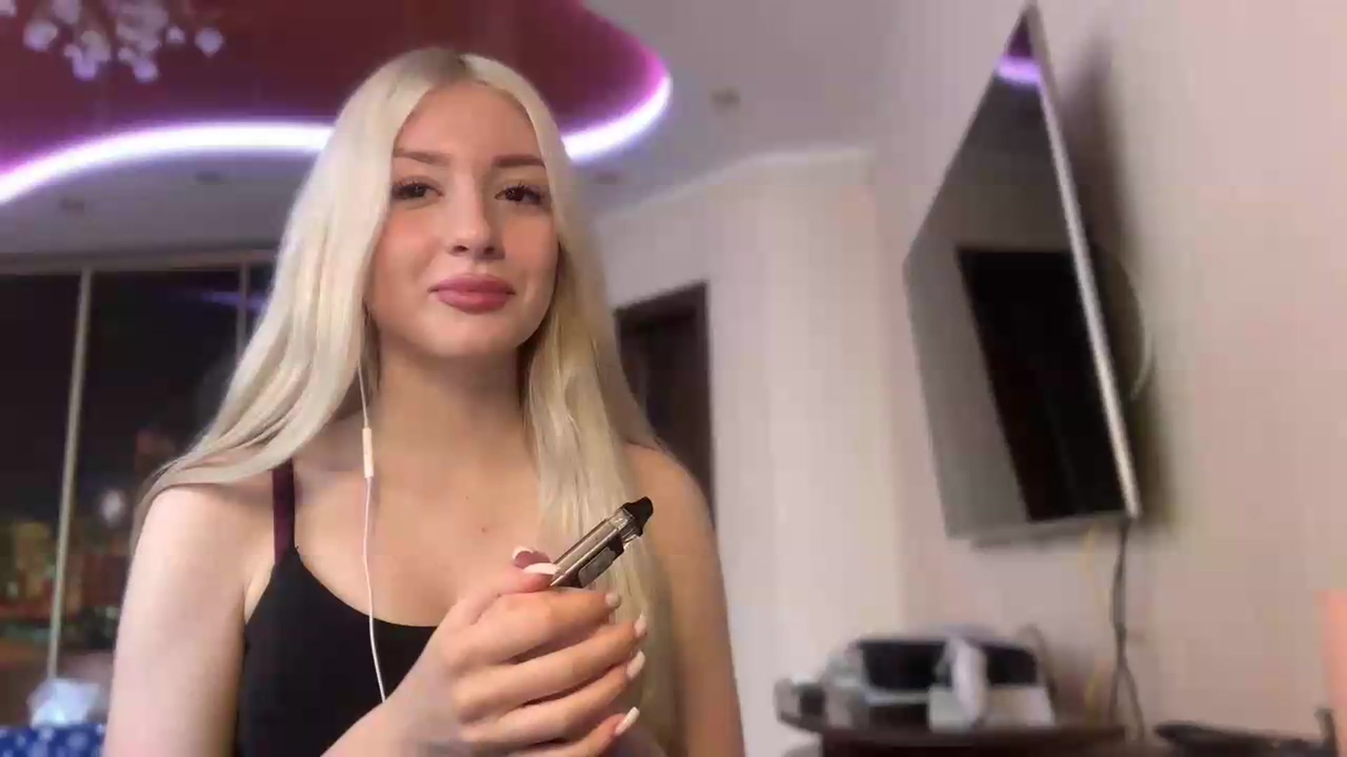 Gallery image thumbnail from SyndyRein's myfreecams stream on, 05/25/2026, 08:18 image 6 of 20
