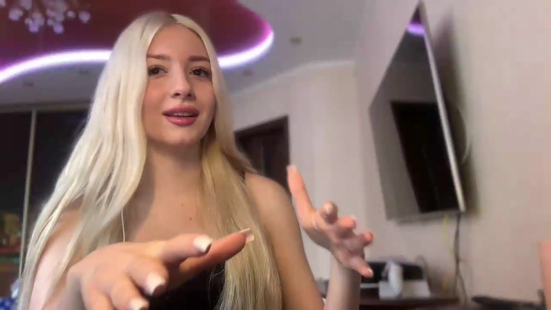 Gallery image thumbnail from SyndyRein's myfreecams stream on, 05/25/2026, 08:18 image 16 of 20