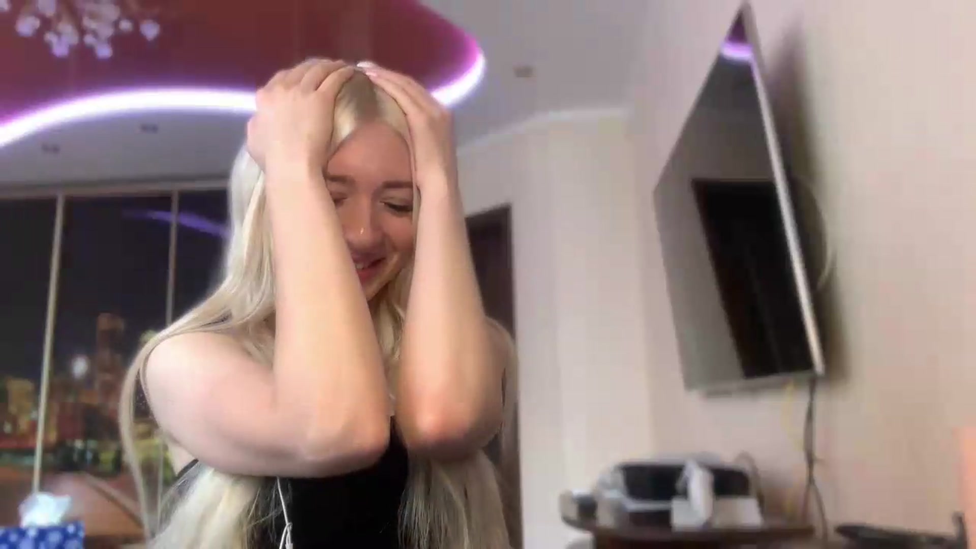 Gallery image thumbnail from SyndyRein's myfreecams stream on, 05/25/2026, 08:18 image 14 of 20