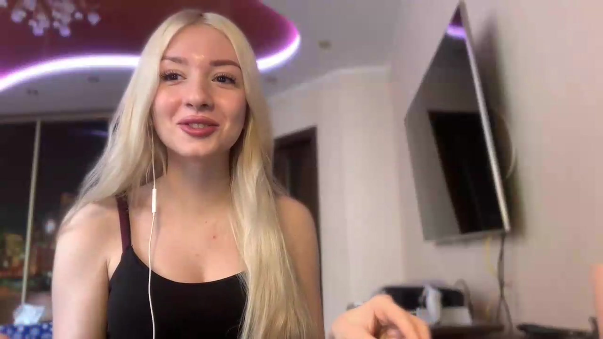 Gallery image thumbnail from SyndyRein's myfreecams stream on, 05/25/2026, 08:18 image 9 of 20