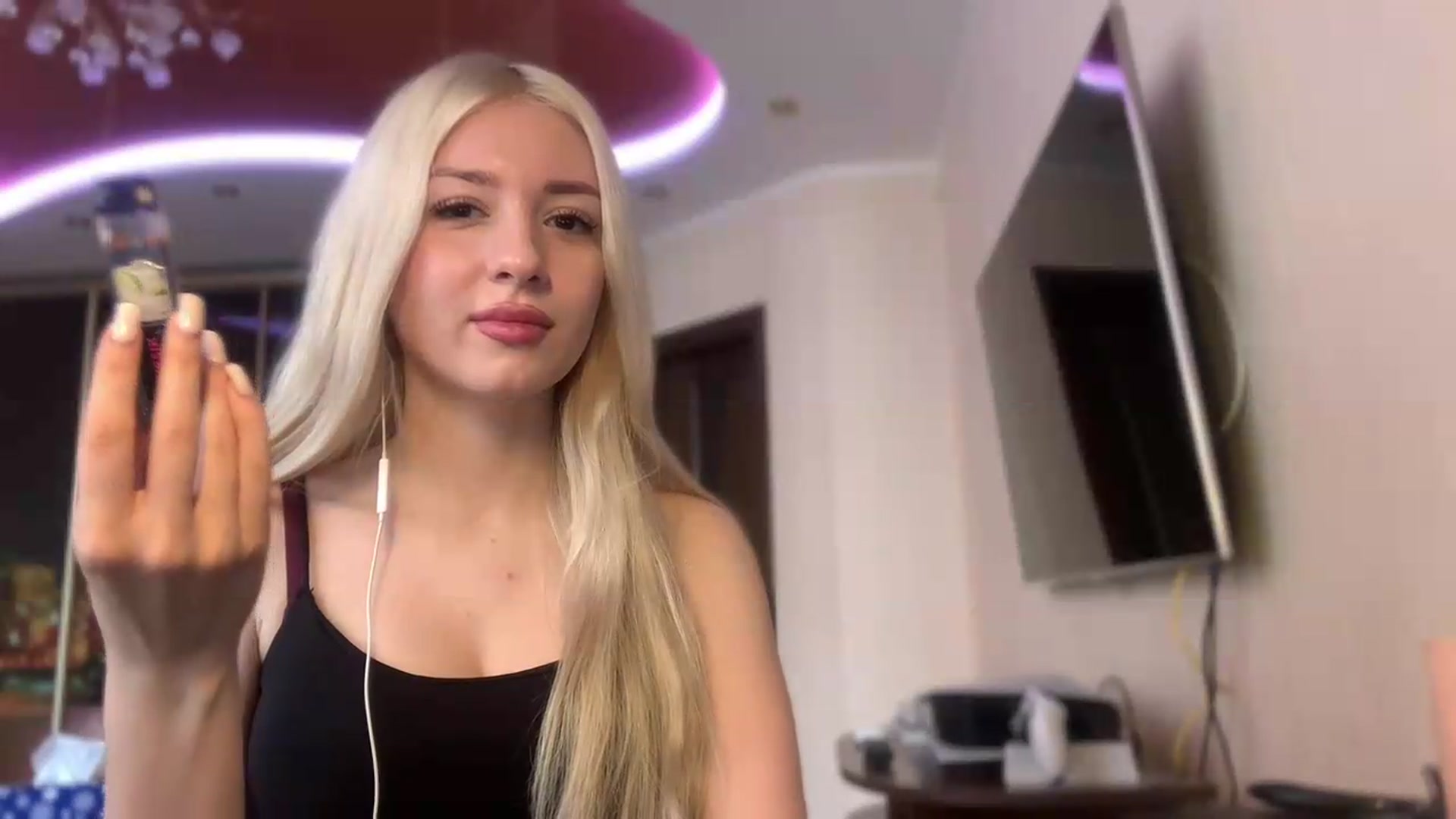 Gallery image thumbnail from SyndyRein's myfreecams stream on, 05/25/2026, 08:18 image 7 of 20