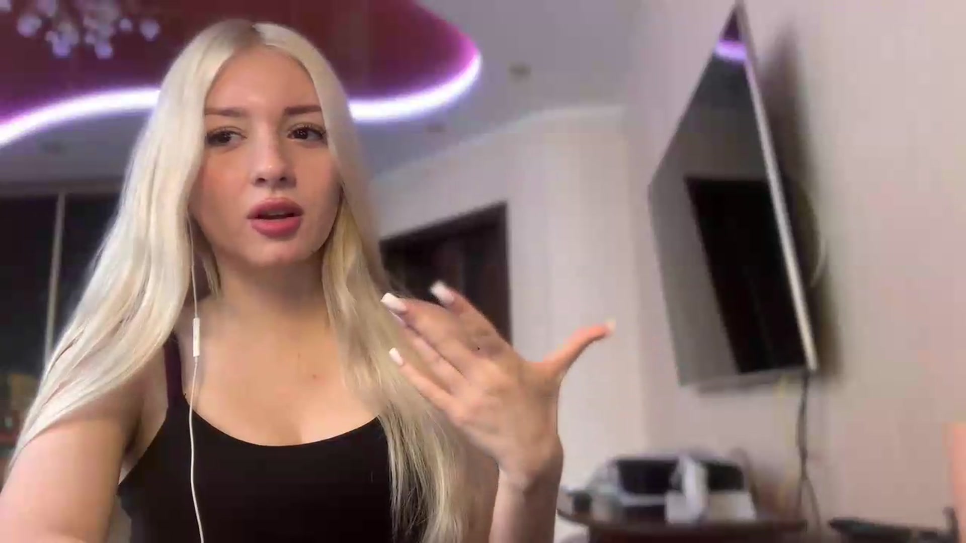 Gallery image thumbnail from SyndyRein's myfreecams stream on, 05/25/2026, 08:18 image 5 of 20