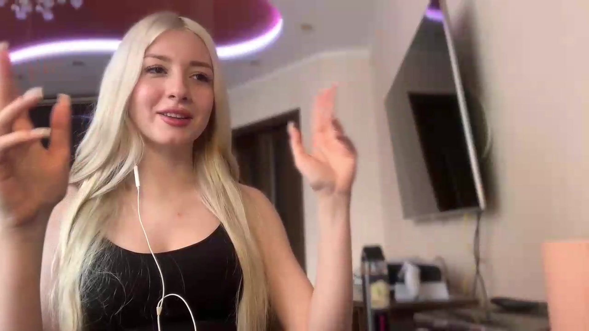 Gallery image thumbnail from SyndyRein's myfreecams stream on, 05/25/2026, 08:42 image 8 of 20