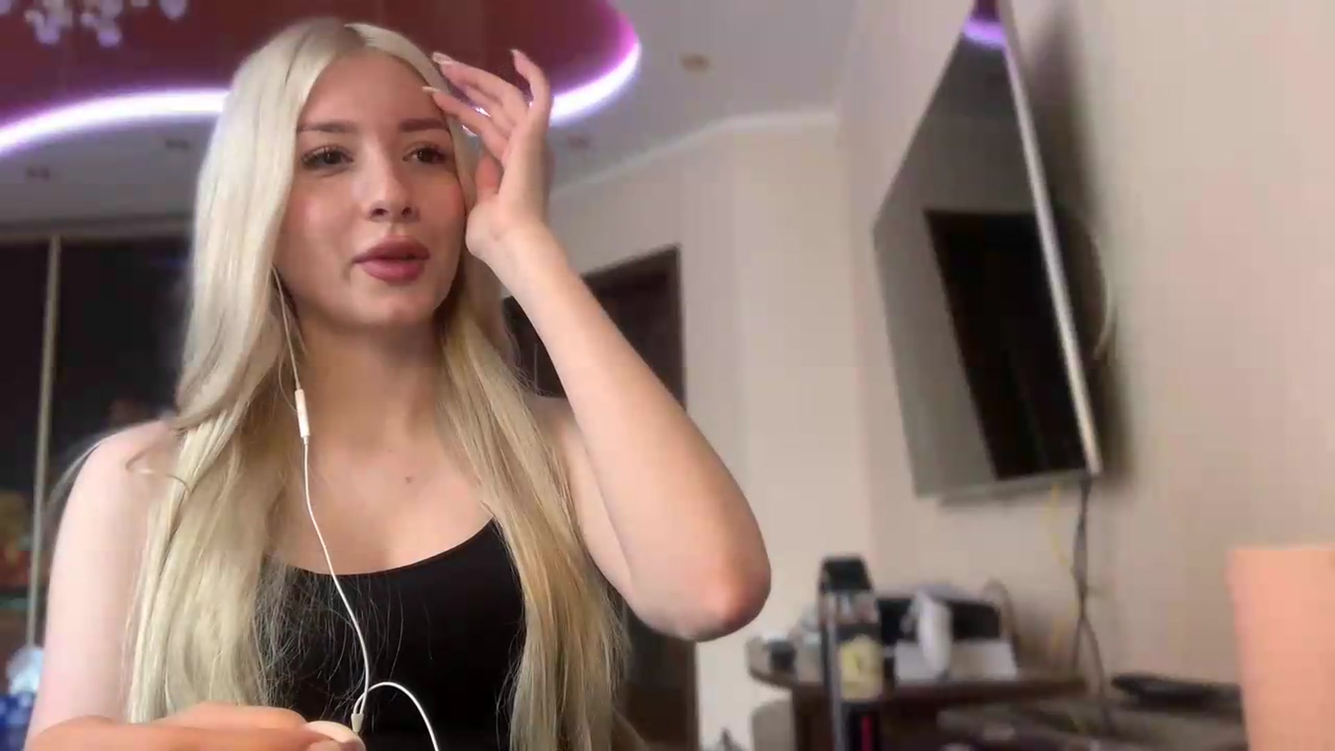 Gallery image thumbnail from SyndyRein's myfreecams stream on, 05/25/2026, 08:42 image 9 of 20