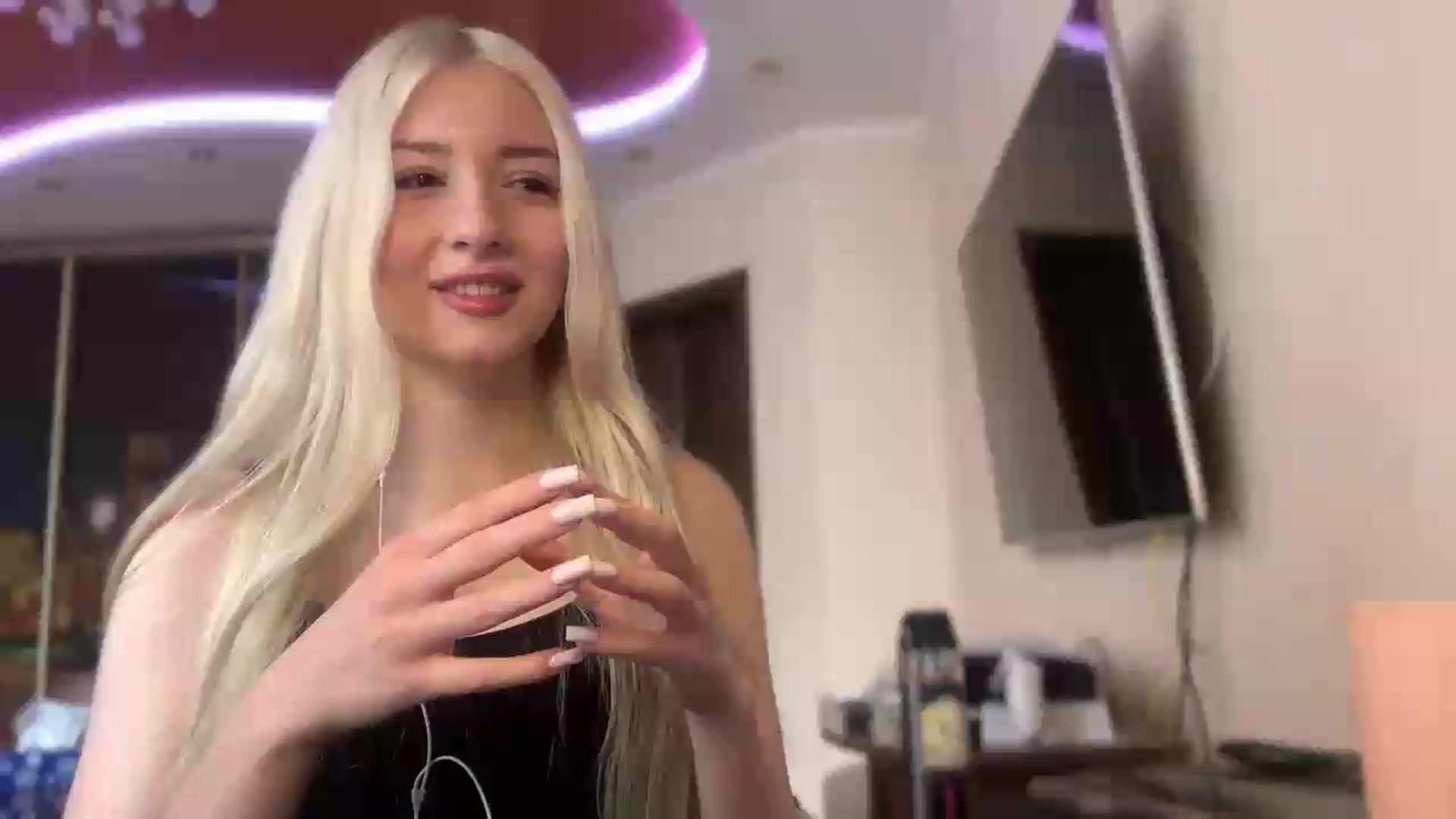 Gallery image thumbnail from SyndyRein's myfreecams stream on, 05/25/2026, 08:42 image 5 of 20