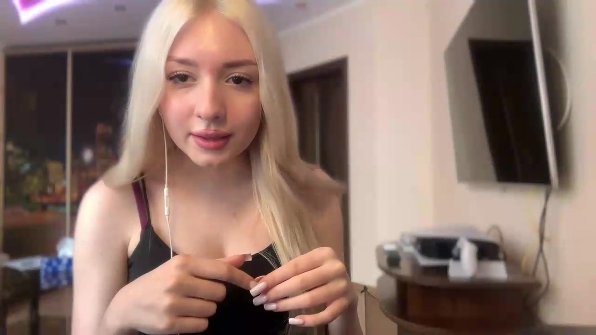 Gallery image thumbnail from SyndyRein's myfreecams stream on, 05/25/2026, 09:59 image 13 of 20