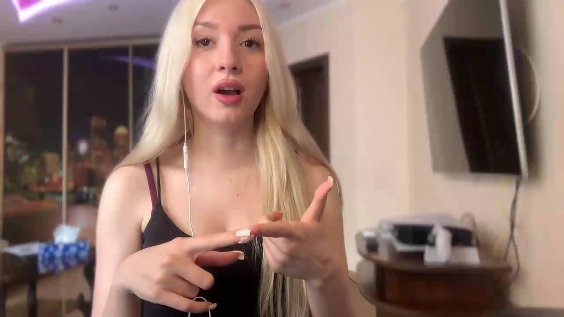 Gallery image thumbnail from SyndyRein's myfreecams stream on, 05/25/2026, 09:59 image 17 of 20