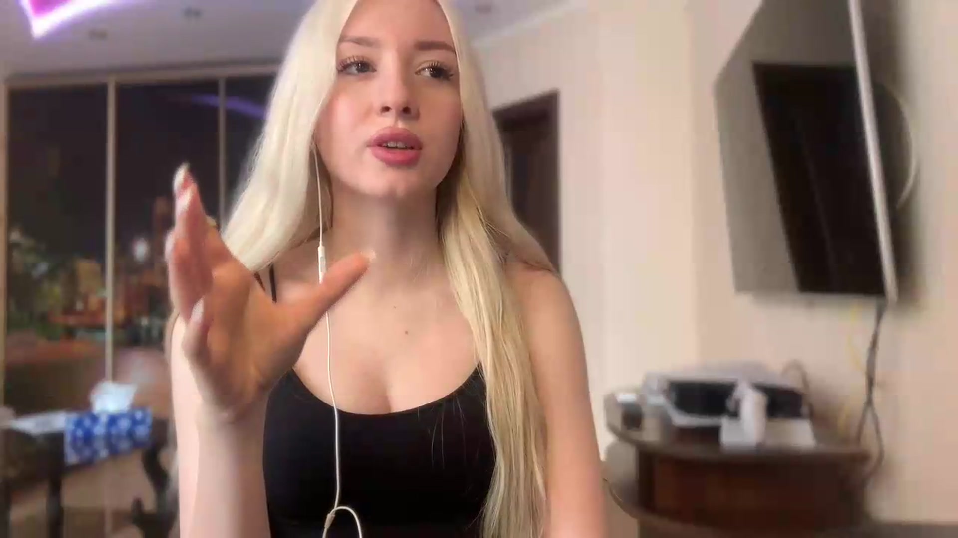 Gallery image thumbnail from SyndyRein's myfreecams stream on, 05/25/2026, 09:59 image 18 of 20
