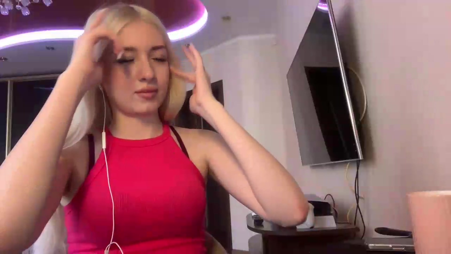 Gallery image thumbnail from SyndyRein's myfreecams stream on, 05/26/2026, 07:43 image 5 of 20