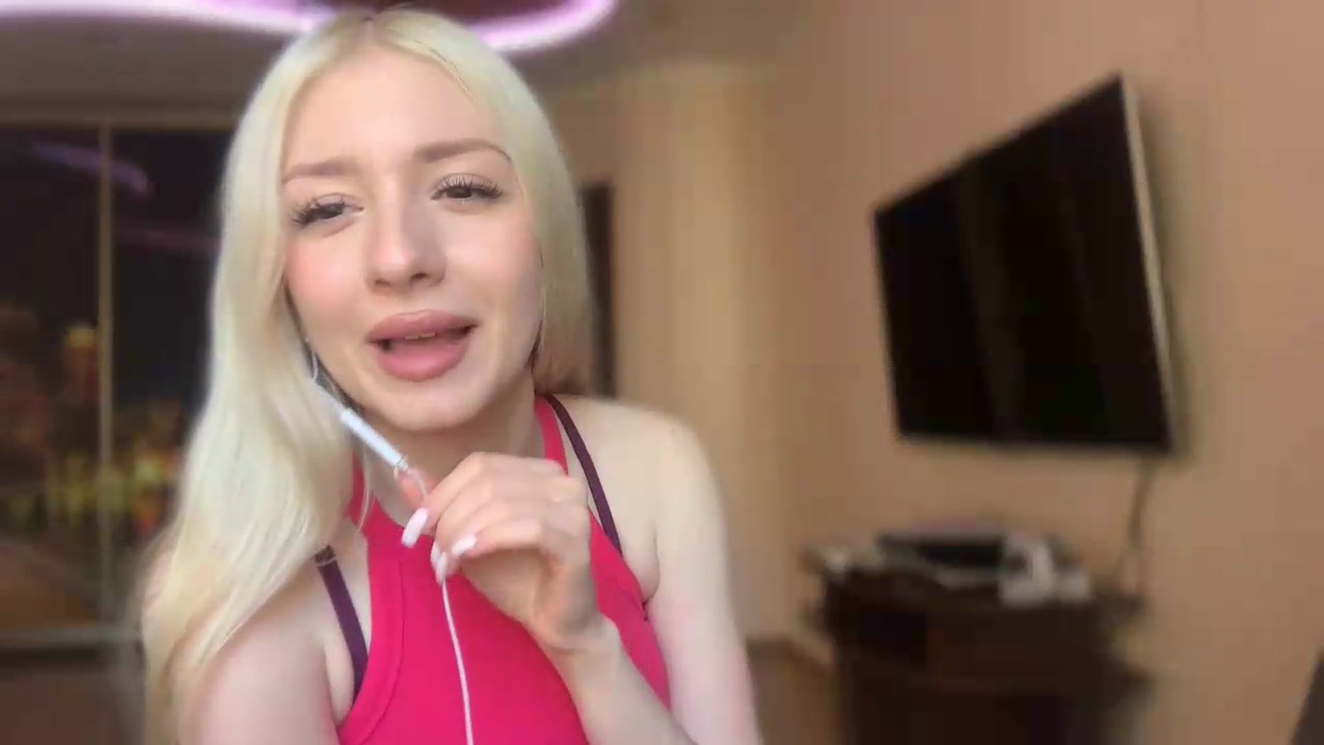Gallery image thumbnail from SyndyRein's myfreecams stream on, 05/26/2026, 07:43 image 16 of 20