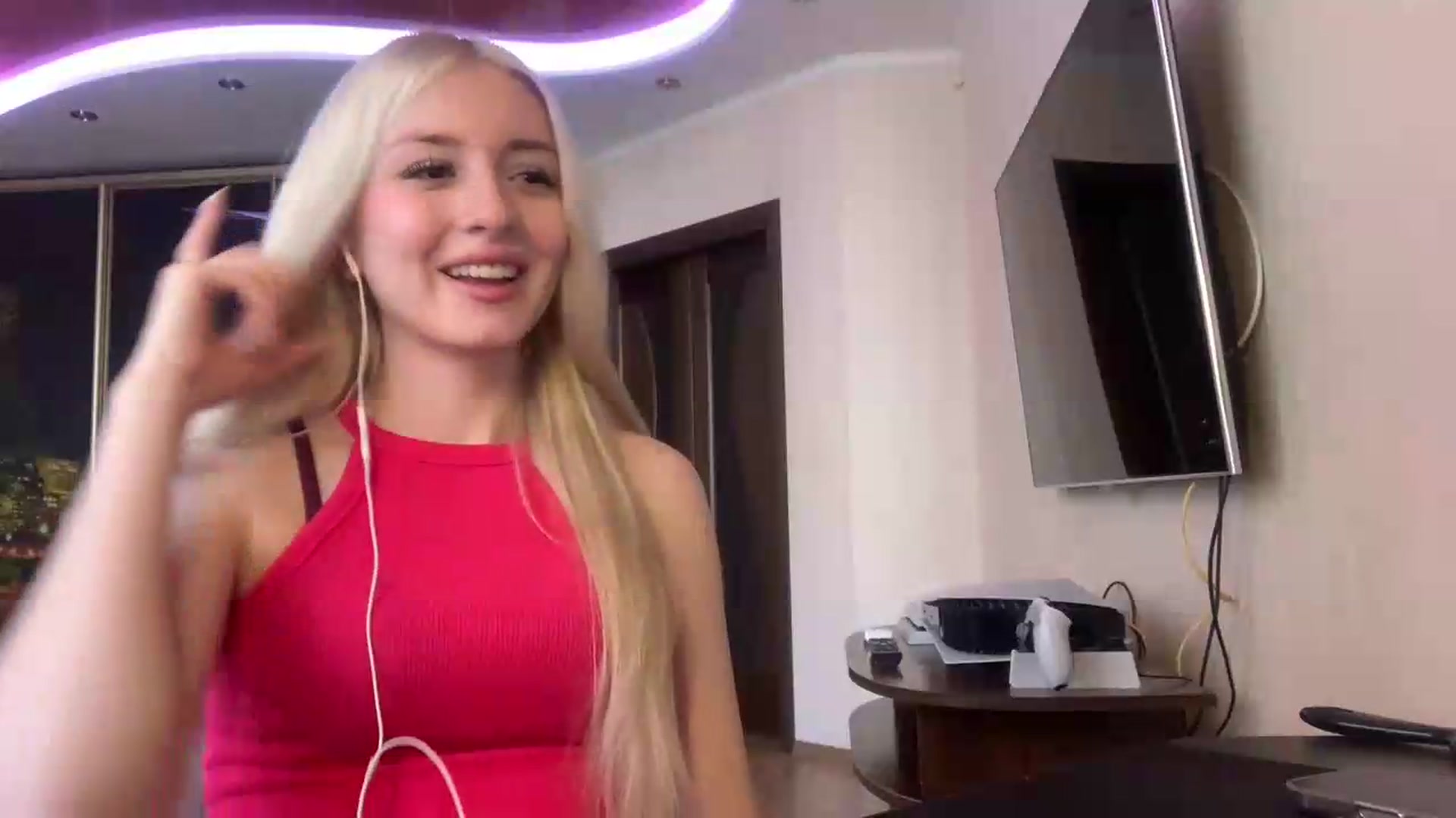 Gallery image thumbnail from SyndyRein's myfreecams stream on, 05/26/2026, 10:21 image 4 of 20