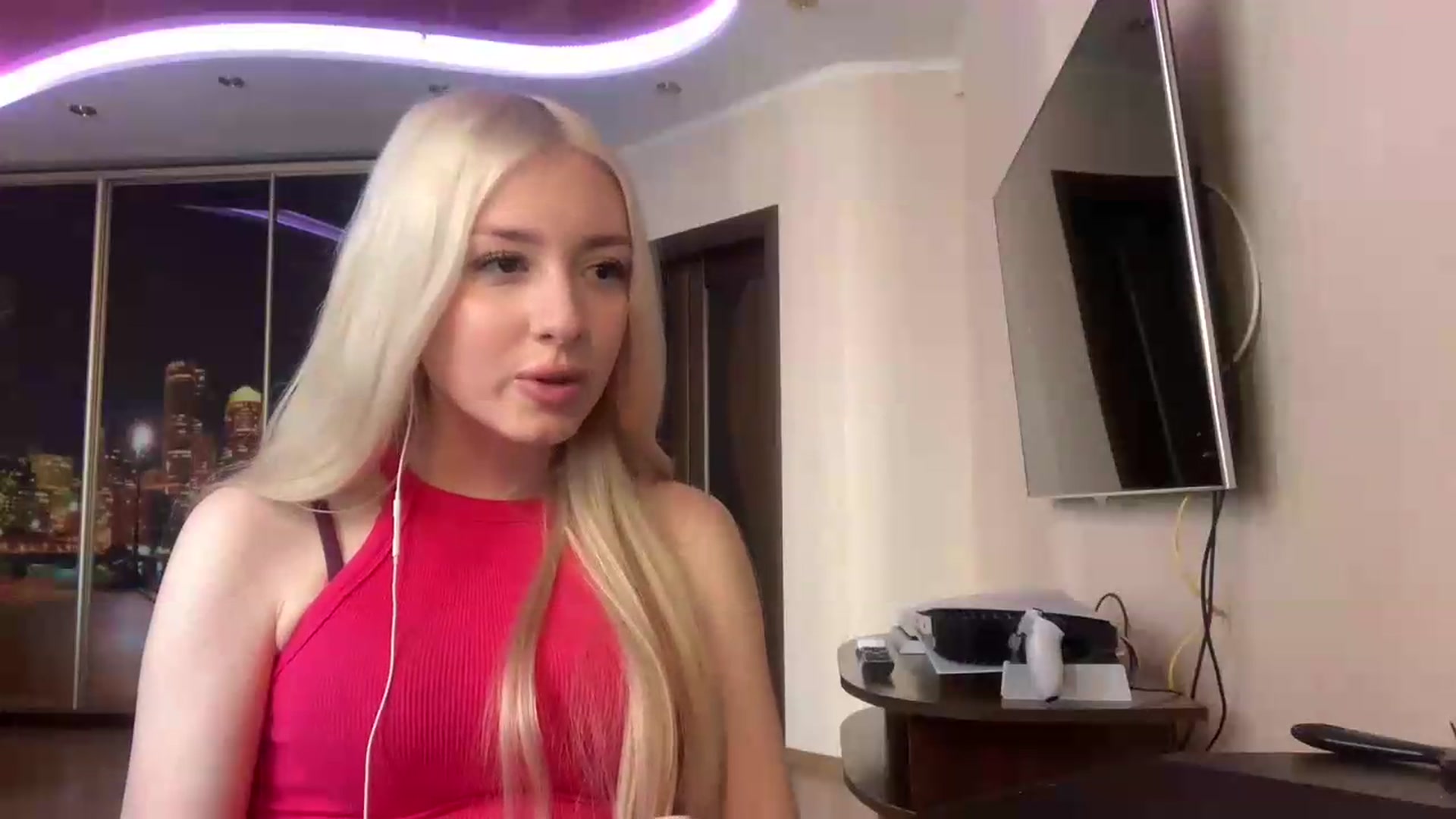 Gallery image thumbnail from SyndyRein's myfreecams stream on, 05/26/2026, 10:21 image 15 of 20
