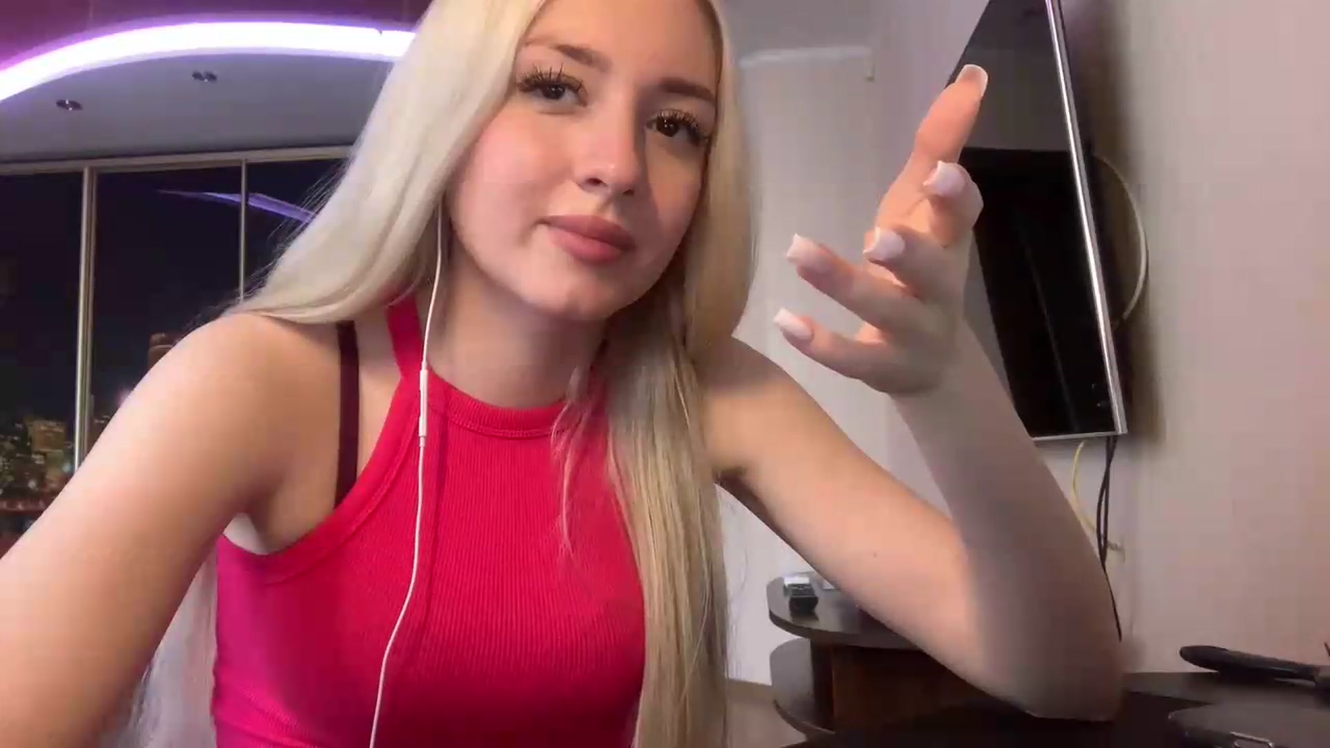 Gallery image thumbnail from SyndyRein's myfreecams stream on, 05/26/2026, 10:21 image 10 of 20